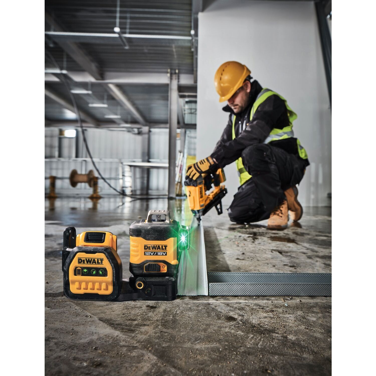 https://api.mastertools.nl/media/catalog/product/cache/4ac98b0d5e81b56bd000310ba88c60e0/e/c/ecomm_medium-dce089d1g18_a4.jpg