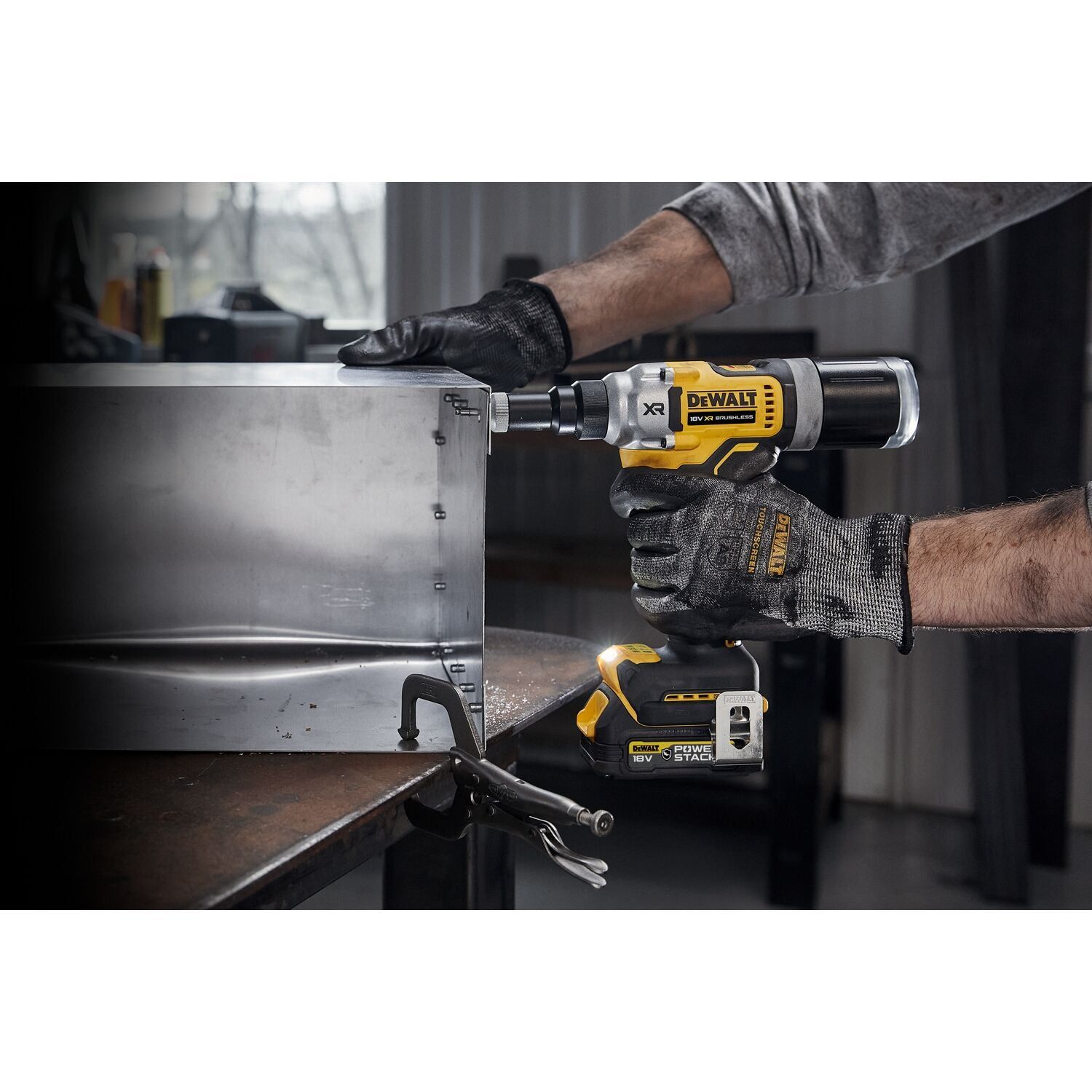 https://api.mastertools.nl/media/catalog/product/cache/4ac98b0d5e81b56bd000310ba88c60e0/e/c/ecomm_medium-dcf414nt_a2.jpg