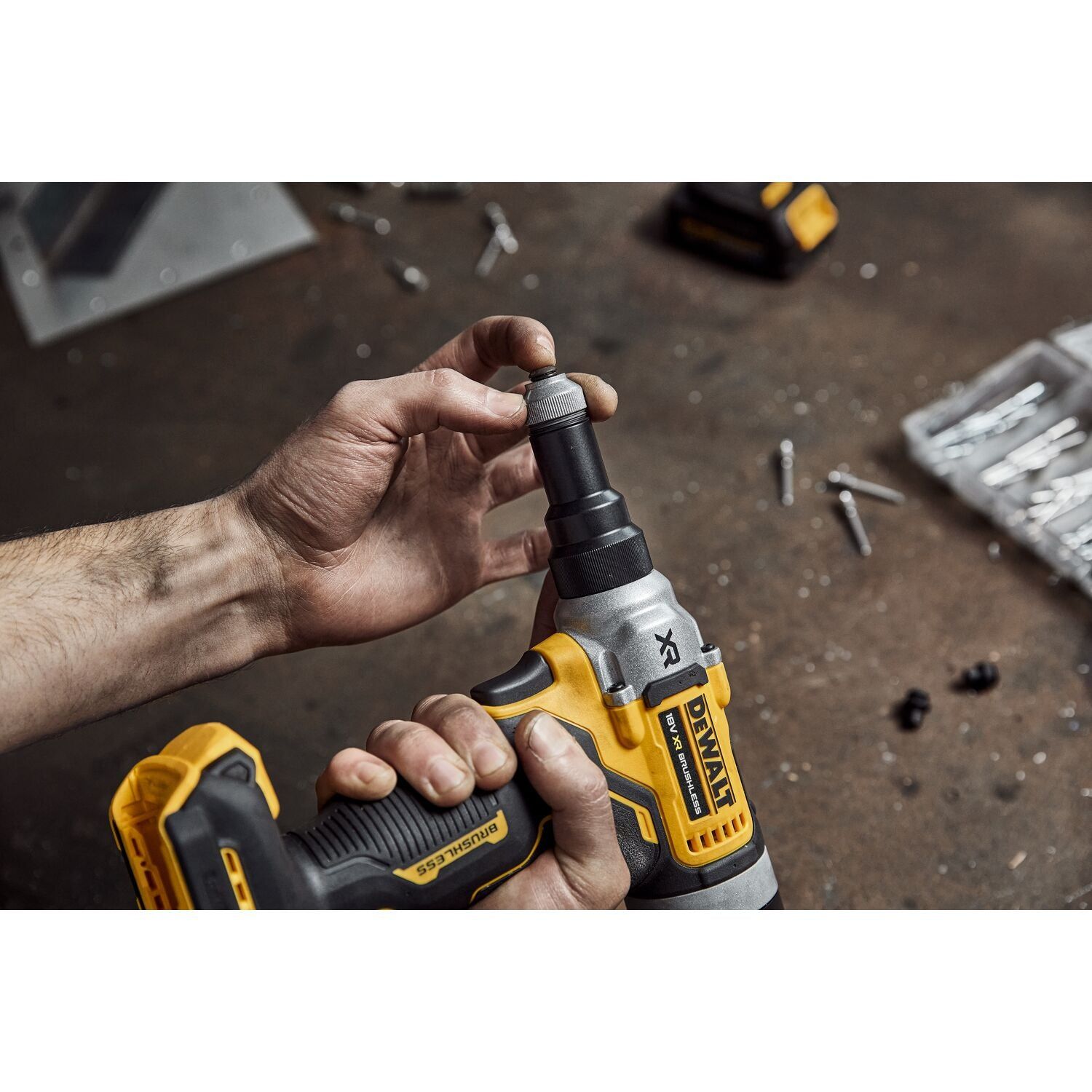 https://api.mastertools.nl/media/catalog/product/cache/4ac98b0d5e81b56bd000310ba88c60e0/e/c/ecomm_medium-dcf414nt_f1.jpg