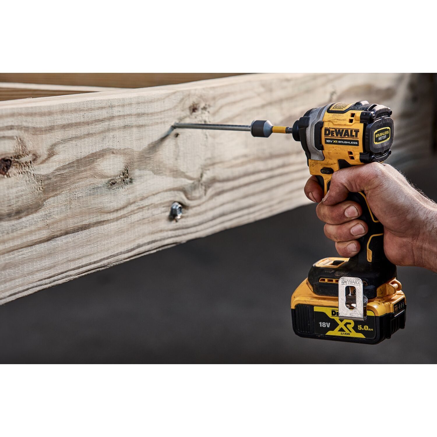 https://api.mastertools.nl/media/catalog/product/cache/4ac98b0d5e81b56bd000310ba88c60e0/e/c/ecomm_medium-dcf850n_a5.jpg
