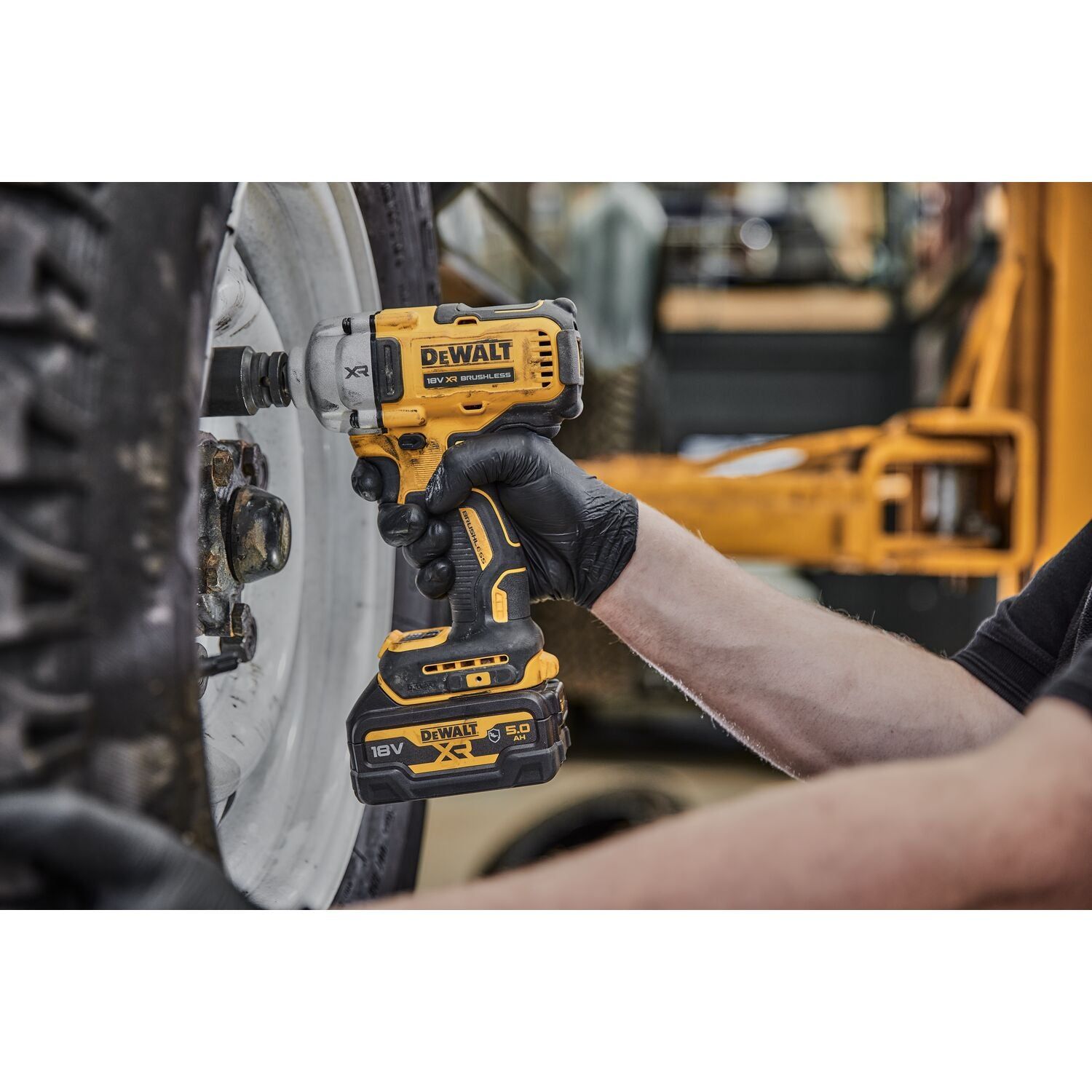 https://api.mastertools.nl/media/catalog/product/cache/4ac98b0d5e81b56bd000310ba88c60e0/e/c/ecomm_medium-dcf891n_a3.jpg
