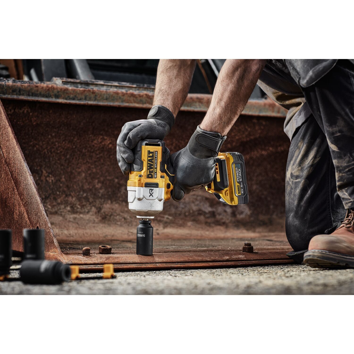 https://api.mastertools.nl/media/catalog/product/cache/4ac98b0d5e81b56bd000310ba88c60e0/e/c/ecomm_medium-dcf961h2t_a2.jpg