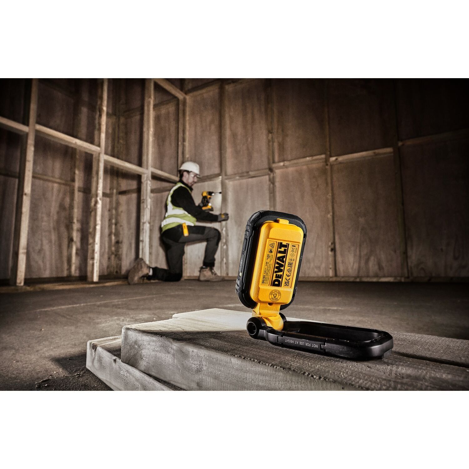 https://api.mastertools.nl/media/catalog/product/cache/4ac98b0d5e81b56bd000310ba88c60e0/e/c/ecomm_medium-dcl182_a1.jpg
