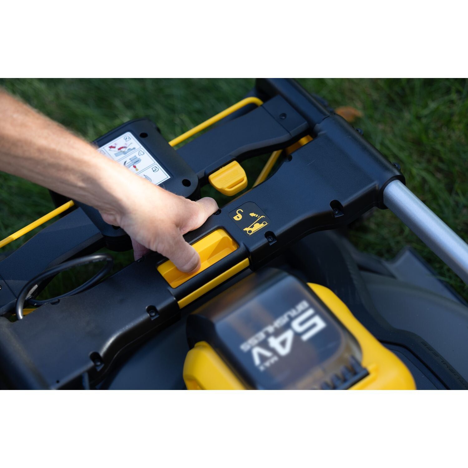 https://api.mastertools.nl/media/catalog/product/cache/4ac98b0d5e81b56bd000310ba88c60e0/e/c/ecomm_medium-dcmwp500n_f2.jpg