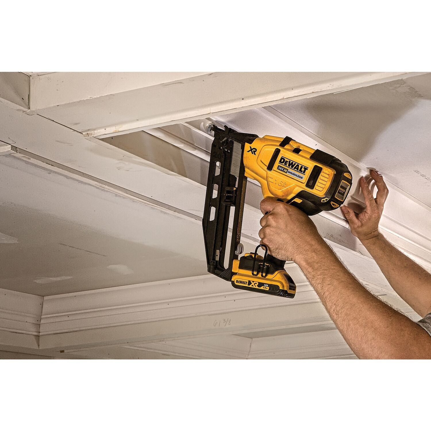 https://api.mastertools.nl/media/catalog/product/cache/4ac98b0d5e81b56bd000310ba88c60e0/e/c/ecomm_medium-dcn660d1_a8.jpg