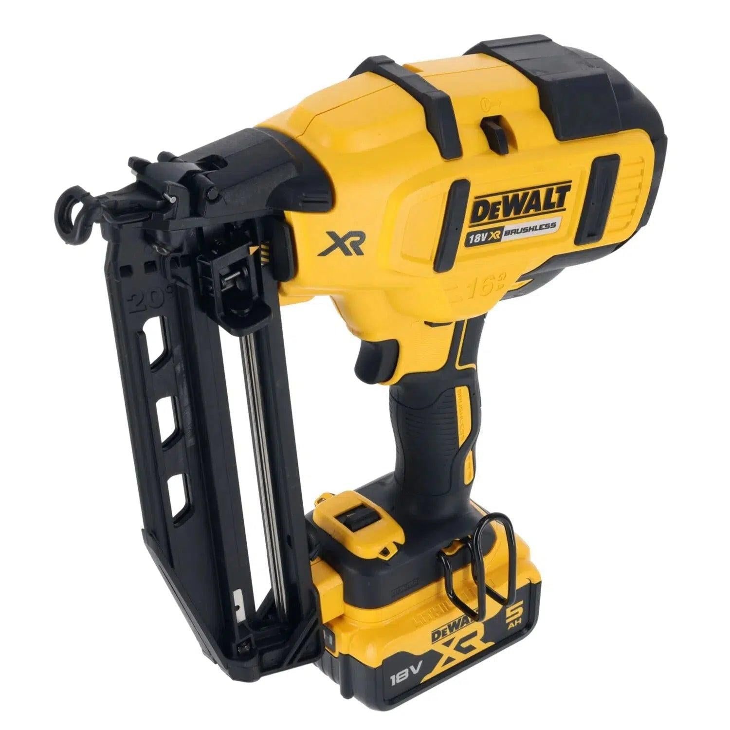 https://api.mastertools.nl/media/catalog/product/cache/4ac98b0d5e81b56bd000310ba88c60e0/e/c/ecomm_medium-dcn660p2_5.jpg