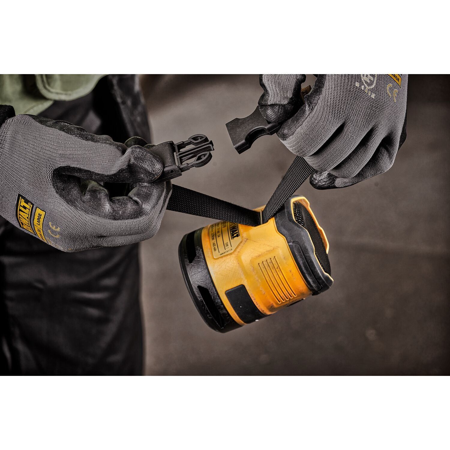 https://api.mastertools.nl/media/catalog/product/cache/4ac98b0d5e81b56bd000310ba88c60e0/e/c/ecomm_medium-dcr009_a5.jpg