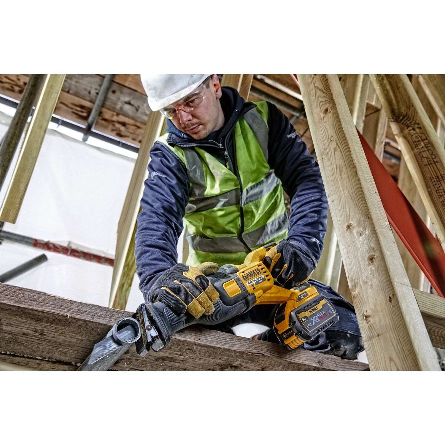 https://api.mastertools.nl/media/catalog/product/cache/4ac98b0d5e81b56bd000310ba88c60e0/e/c/ecomm_medium-dcs389nt_a4.jpg