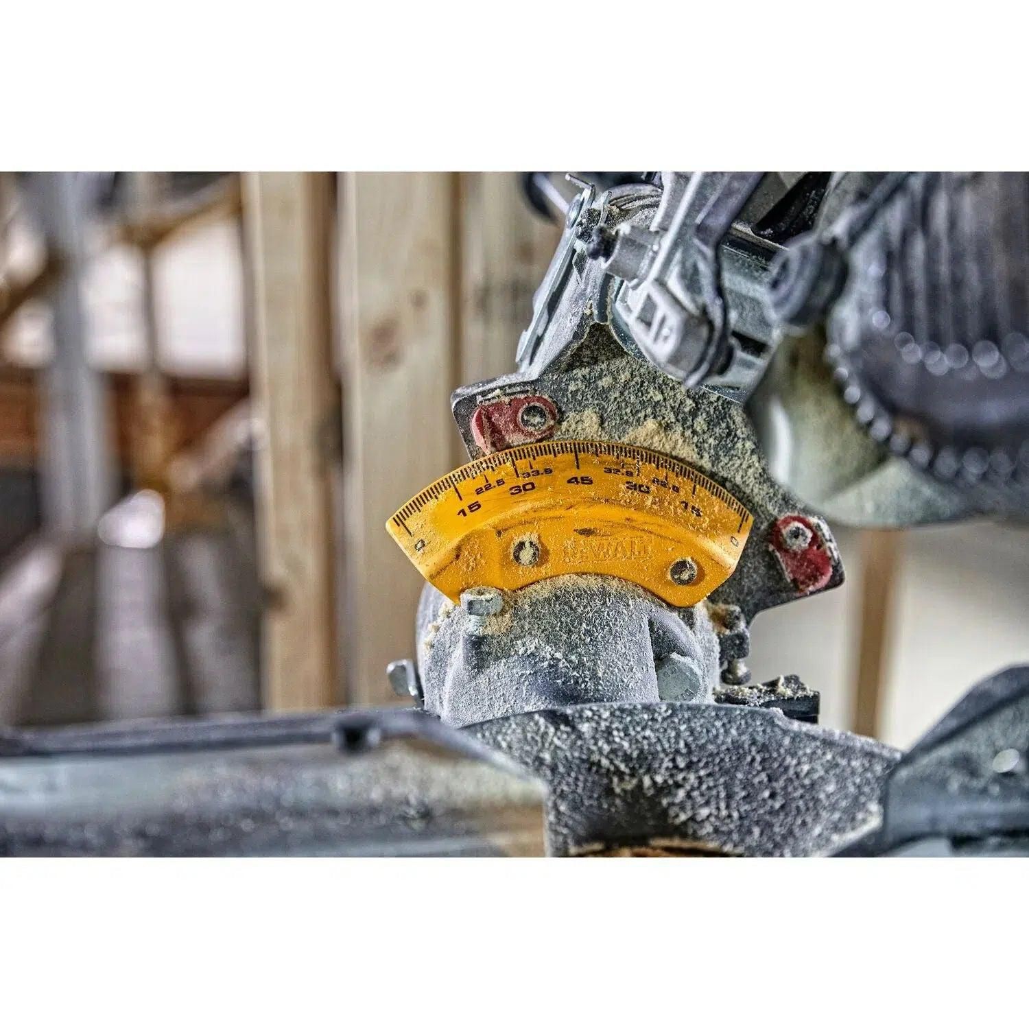 https://api.mastertools.nl/media/catalog/product/cache/4ac98b0d5e81b56bd000310ba88c60e0/e/c/ecomm_medium-dcs727_a8.jpg