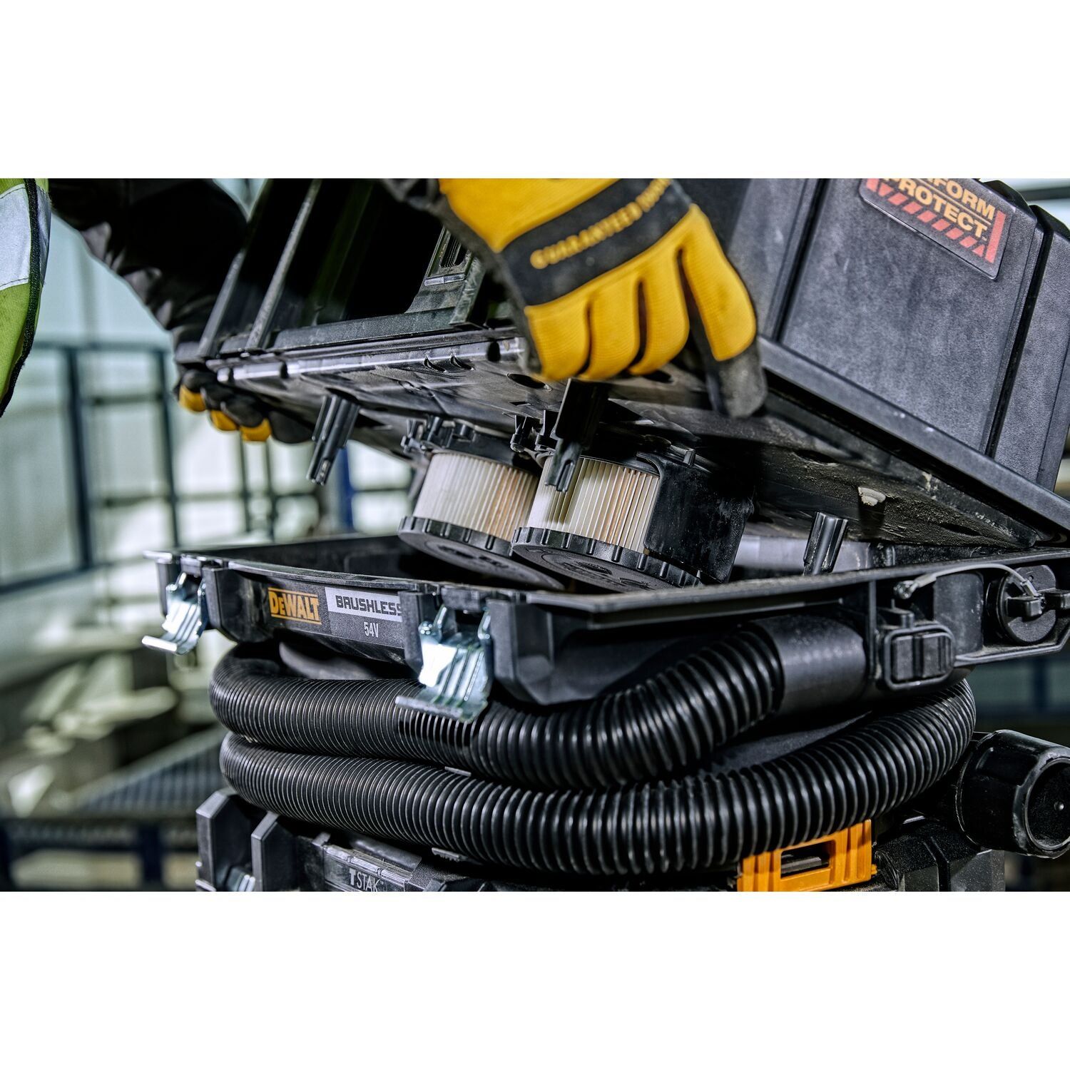 https://api.mastertools.nl/media/catalog/product/cache/4ac98b0d5e81b56bd000310ba88c60e0/e/c/ecomm_medium-dcv586m_a17.jpg