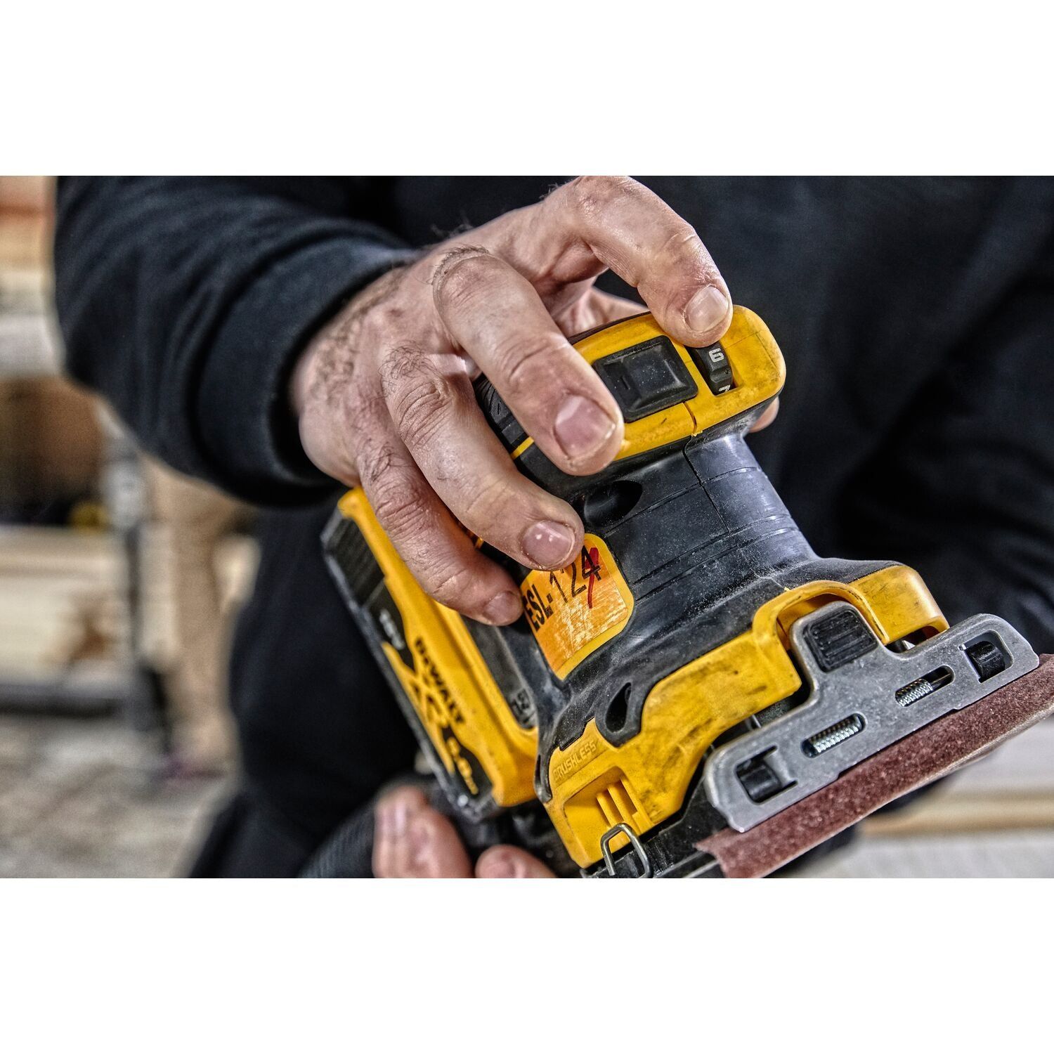 https://api.mastertools.nl/media/catalog/product/cache/4ac98b0d5e81b56bd000310ba88c60e0/e/c/ecomm_medium-dcw200n_f1.jpg