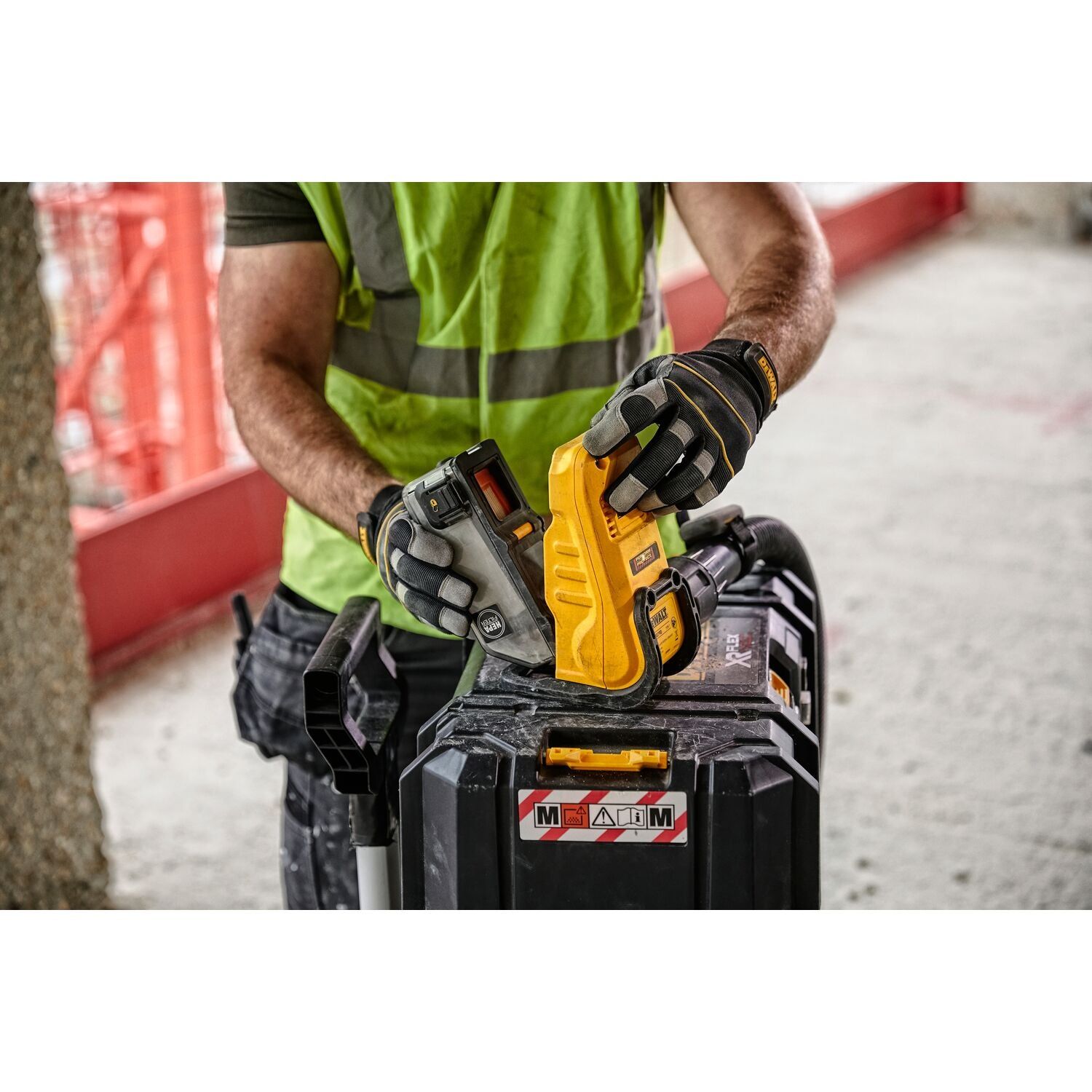 https://api.mastertools.nl/media/catalog/product/cache/4ac98b0d5e81b56bd000310ba88c60e0/e/c/ecomm_medium-dwh079d_a2.jpg