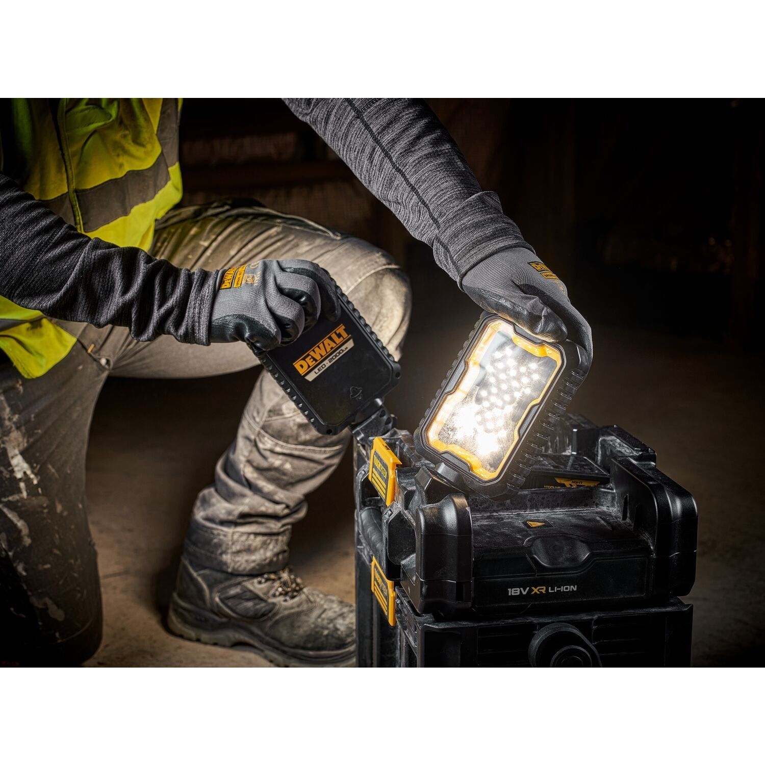 https://api.mastertools.nl/media/catalog/product/cache/4ac98b0d5e81b56bd000310ba88c60e0/e/c/ecomm_medium-dwst08061-1_a11.jpg