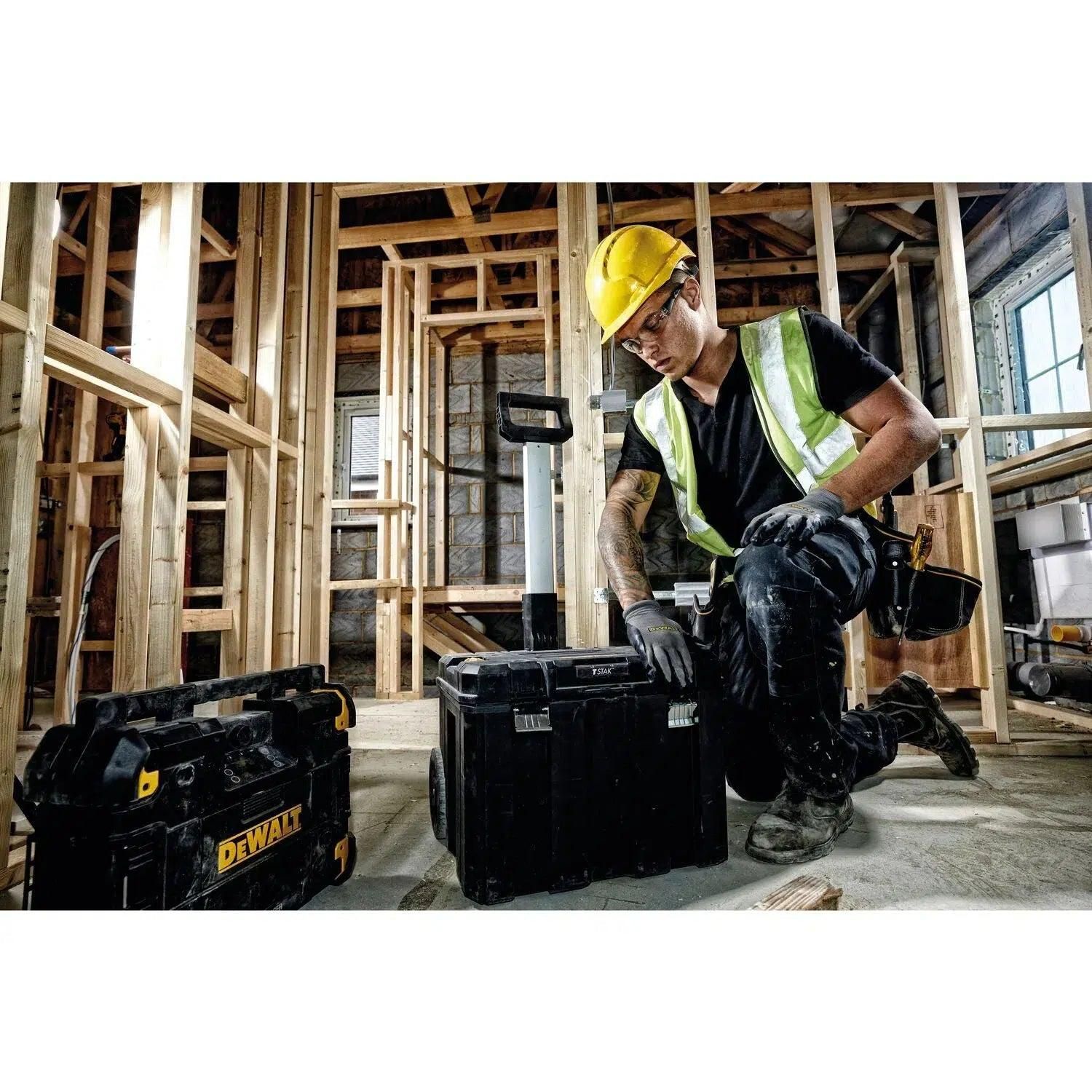 https://api.mastertools.nl/media/catalog/product/cache/4ac98b0d5e81b56bd000310ba88c60e0/e/c/ecomm_medium-dwst1-75799_a6.jpg