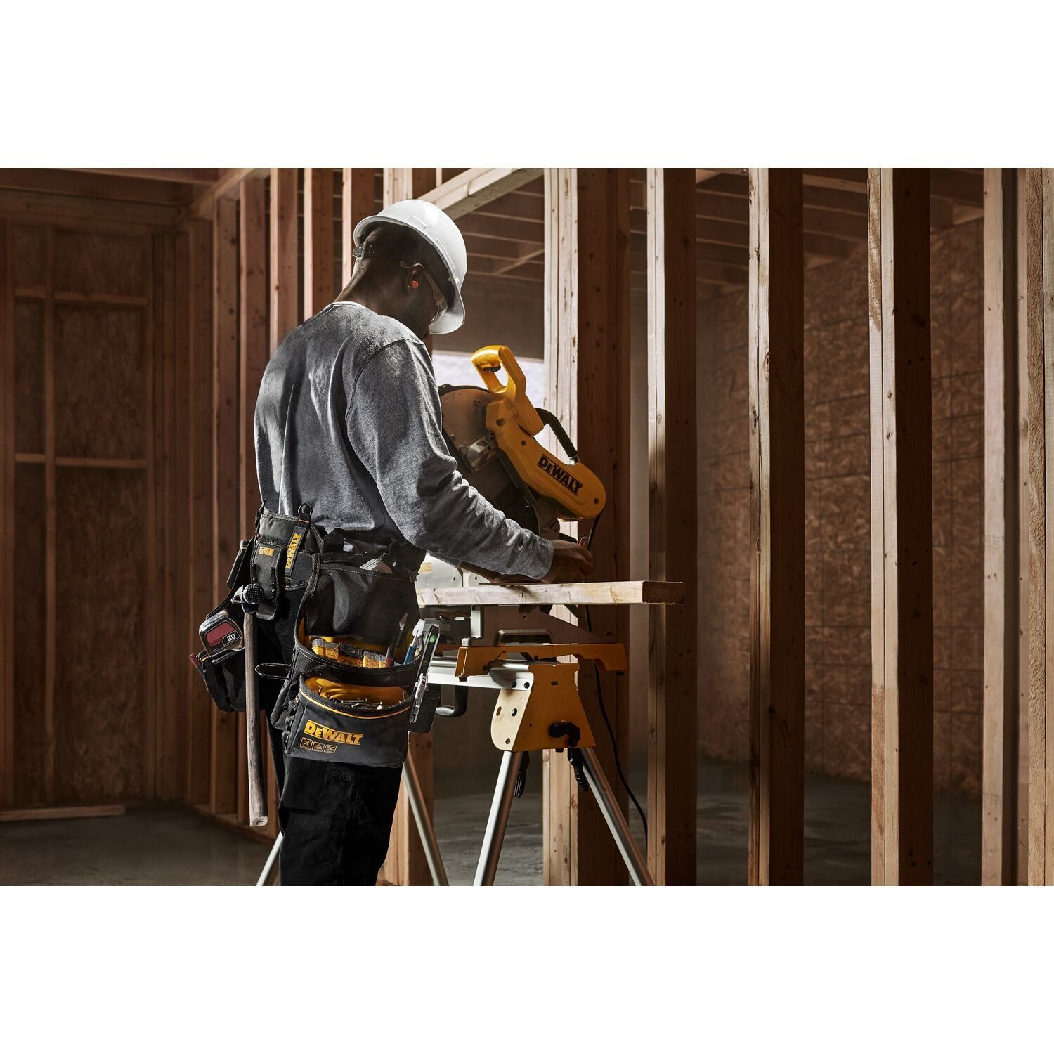 https://api.mastertools.nl/media/catalog/product/cache/4ac98b0d5e81b56bd000310ba88c60e0/e/c/ecomm_medium-dwst40603-1_a1.jpg