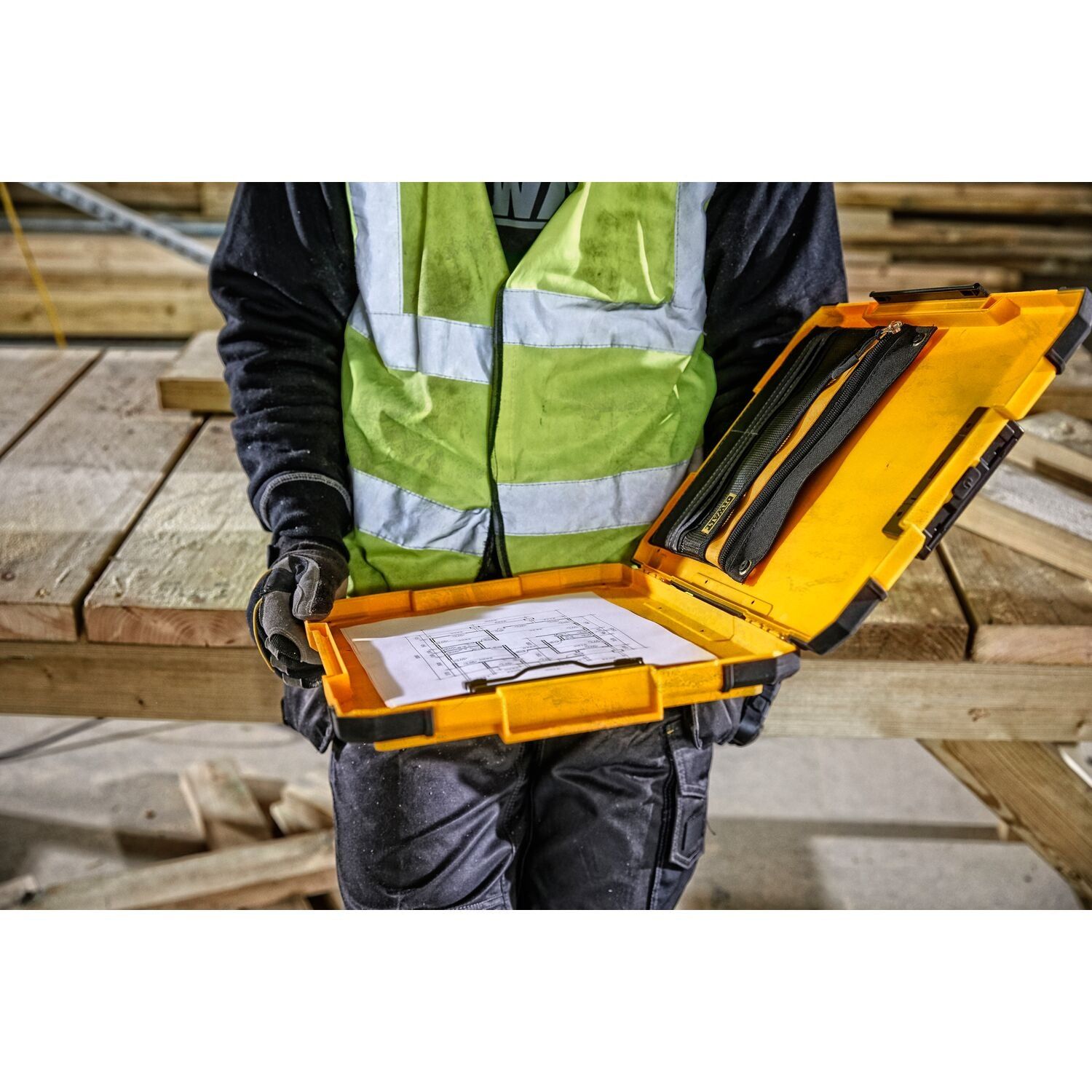 https://api.mastertools.nl/media/catalog/product/cache/4ac98b0d5e81b56bd000310ba88c60e0/e/c/ecomm_medium-dwst82732-1_a4.jpg