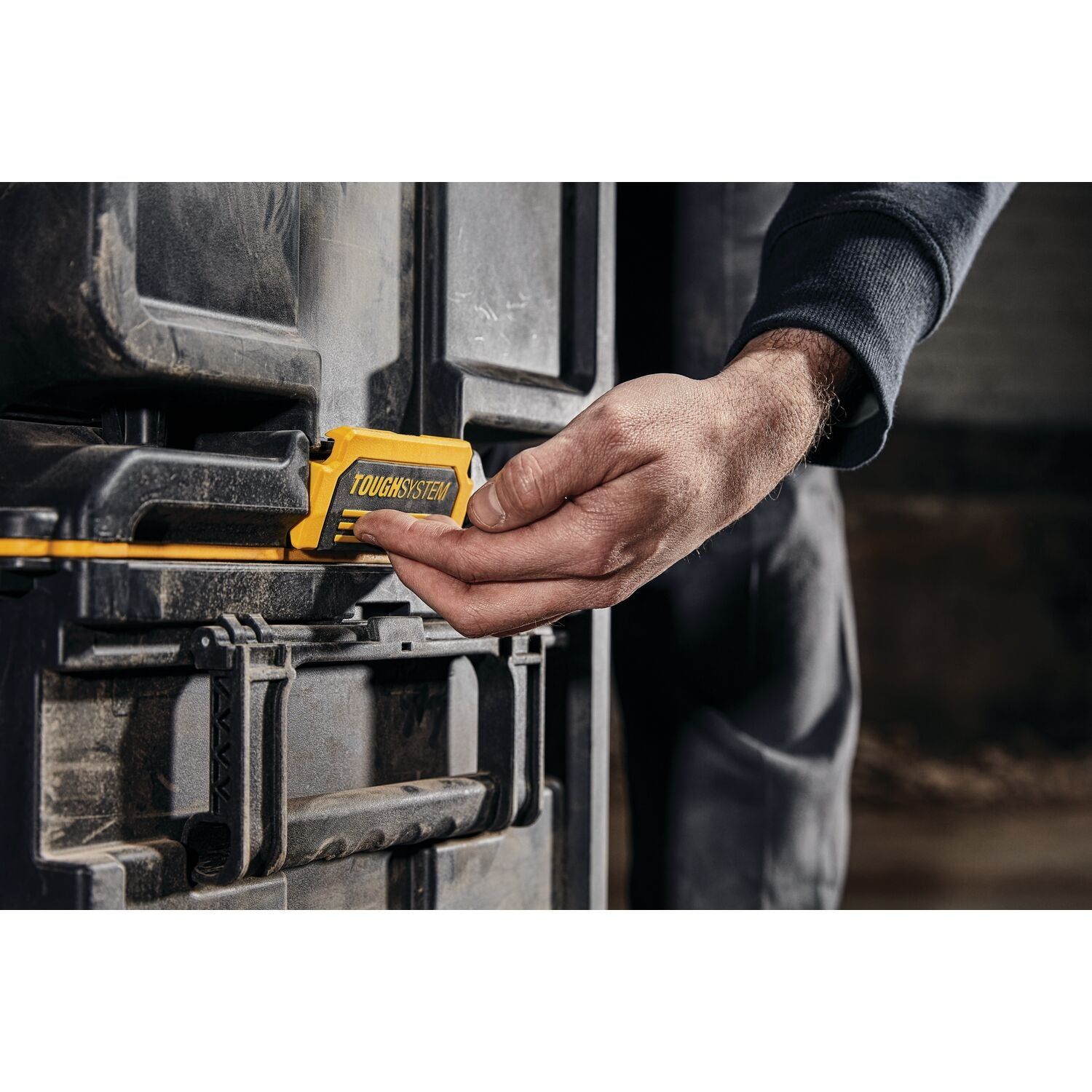 https://api.mastertools.nl/media/catalog/product/cache/4ac98b0d5e81b56bd000310ba88c60e0/e/c/ecomm_medium-dwst83295-1_f1.jpg