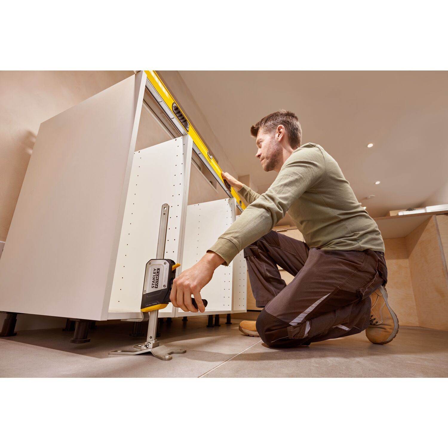 https://api.mastertools.nl/media/catalog/product/cache/4ac98b0d5e81b56bd000310ba88c60e0/e/c/ecomm_medium-fmht83550-1_a13.jpg