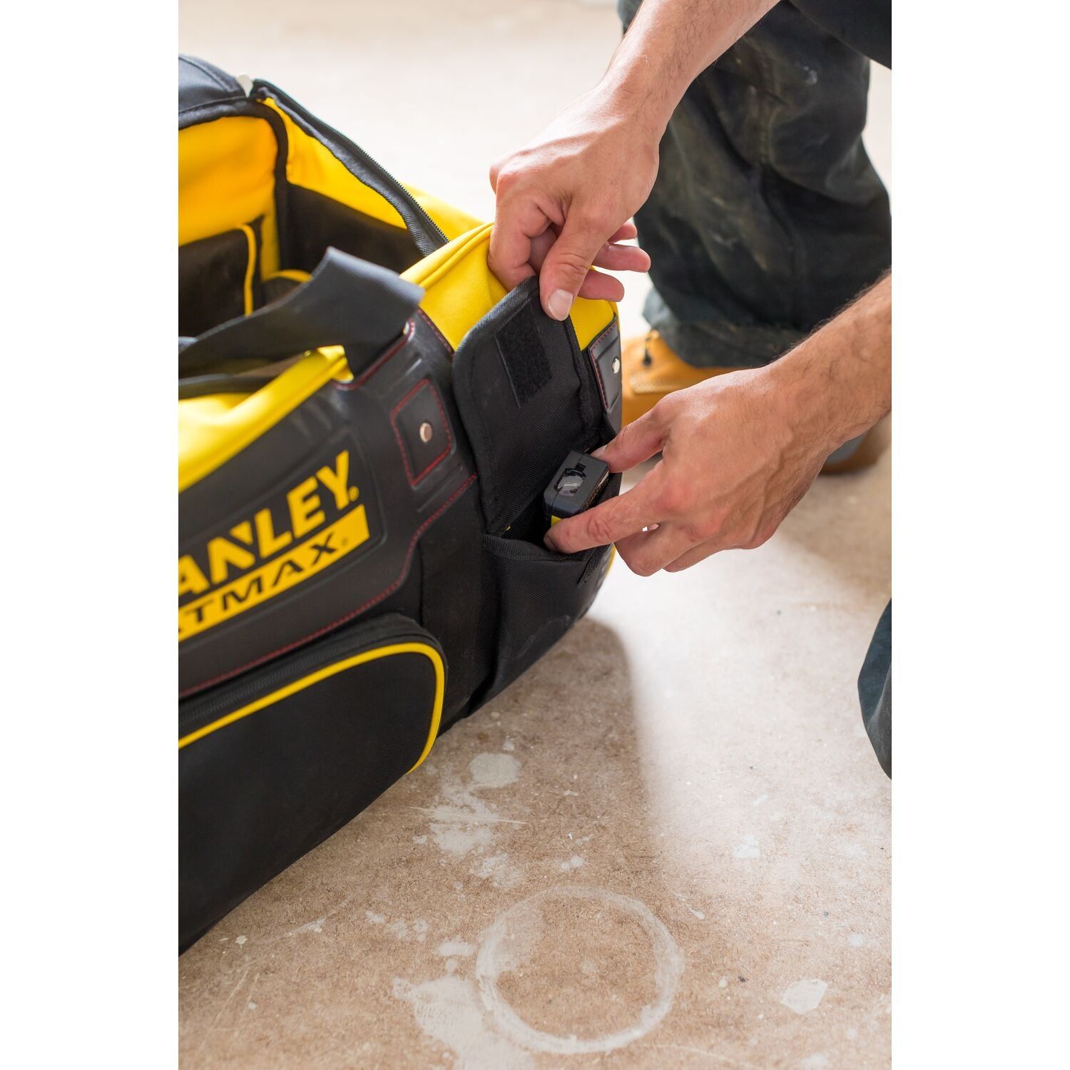 https://api.mastertools.nl/media/catalog/product/cache/4ac98b0d5e81b56bd000310ba88c60e0/e/c/ecomm_medium-fmst82706-1_a12.jpg