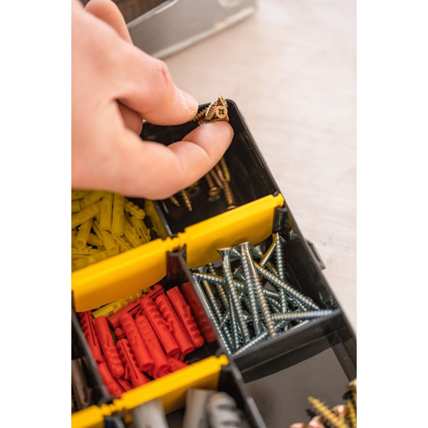 https://api.mastertools.nl/media/catalog/product/cache/4ac98b0d5e81b56bd000310ba88c60e0/e/c/ecomm_medium-stst81681-1_a3.jpg