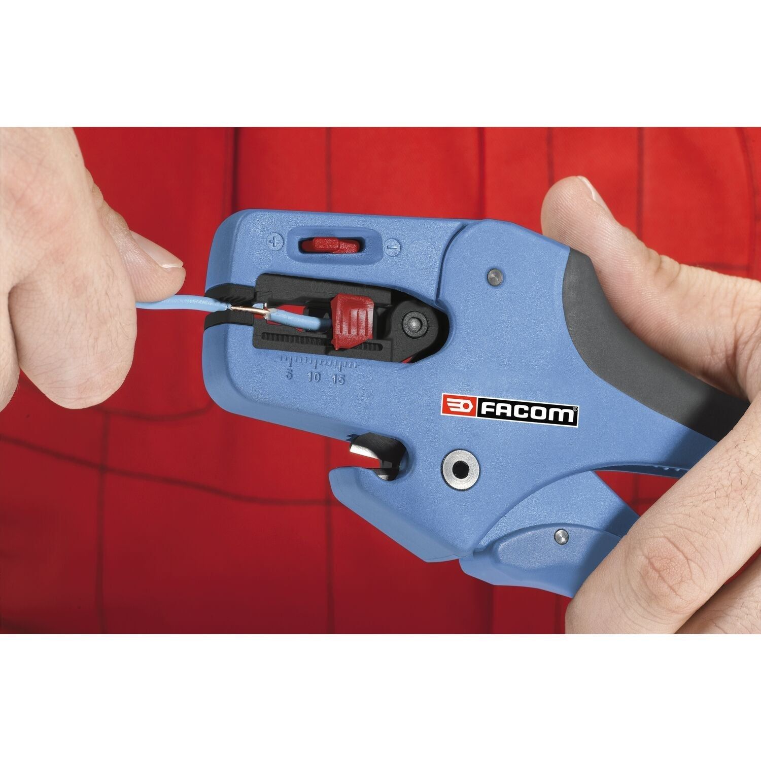 https://api.mastertools.nl/media/catalog/product/cache/4ac98b0d5e81b56bd000310ba88c60e0/f/a/facom-automatische-striptang-swingor-793936pb-3662424101120-mastertools_nl-2.jpg