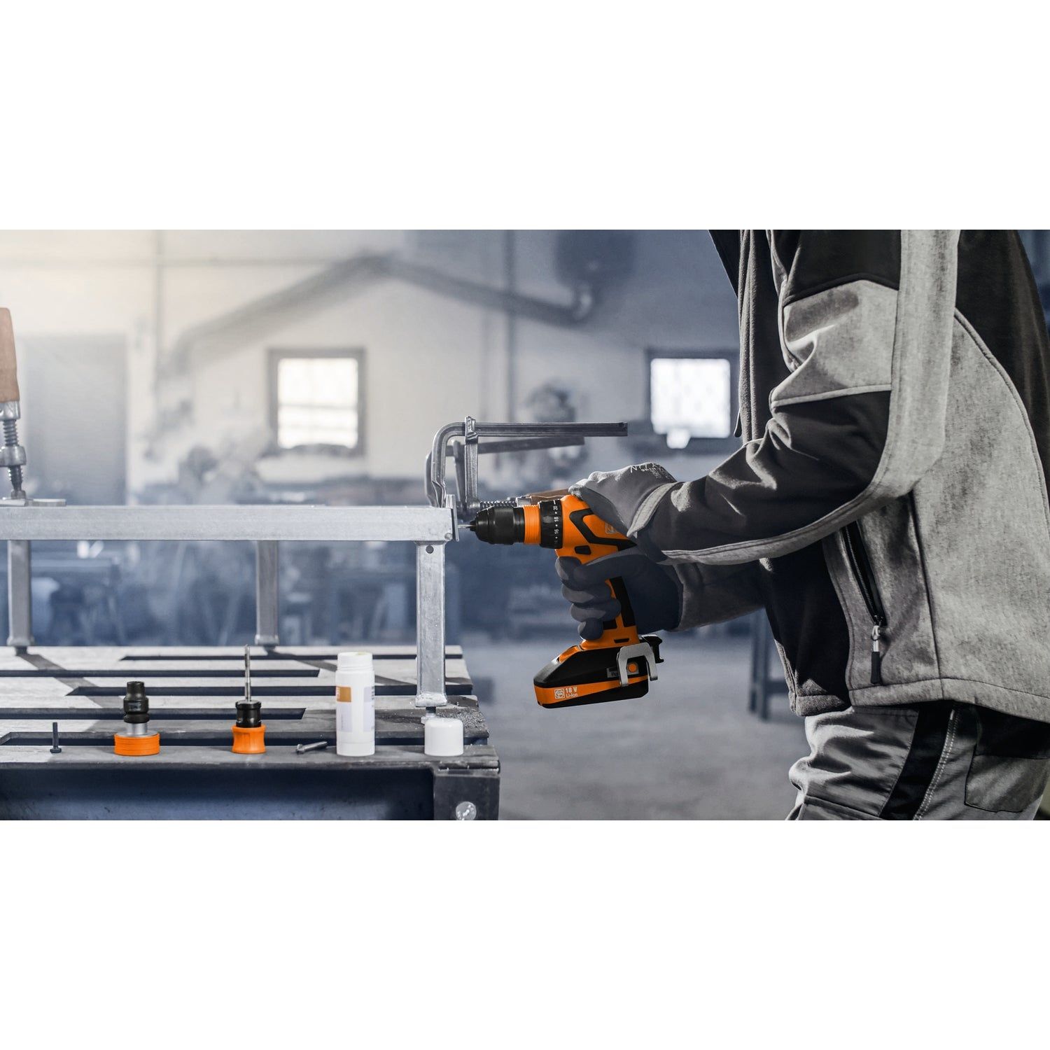 https://api.mastertools.nl/media/catalog/product/cache/4ac98b0d5e81b56bd000310ba88c60e0/f/e/fein-accu-18v-3_0ah-li-ion-92604182020-4014586890609-mastertools_nl-2.jpg