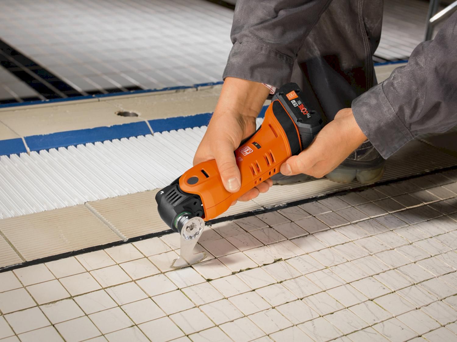 https://api.mastertools.nl/media/catalog/product/cache/4ac98b0d5e81b56bd000310ba88c60e0/f/e/fein-multimaster-amm700-max-accu-multitool-18v-ampshare-71293662000-4014586895284-mastertools_nl-10_ee80eca2-fb8d-4ae5-b451-2eb01a28fbe1.jpg
