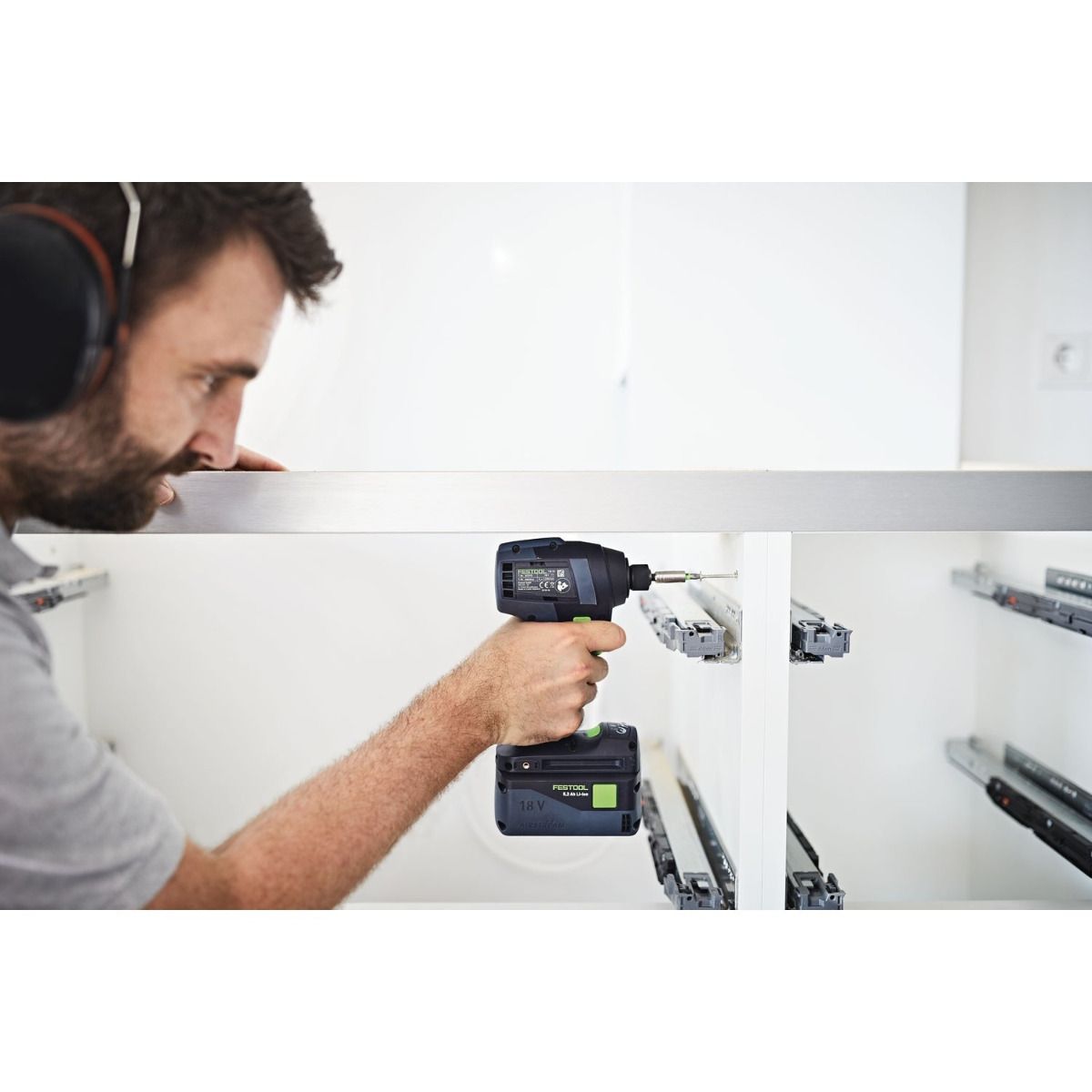 https://api.mastertools.nl/media/catalog/product/cache/4ac98b0d5e81b56bd000310ba88c60e0/f/e/festool-accu-combiset-tid-18-hpc-40-i-set-t18-577244-4014549402313-mastertools_nl-9.jpg