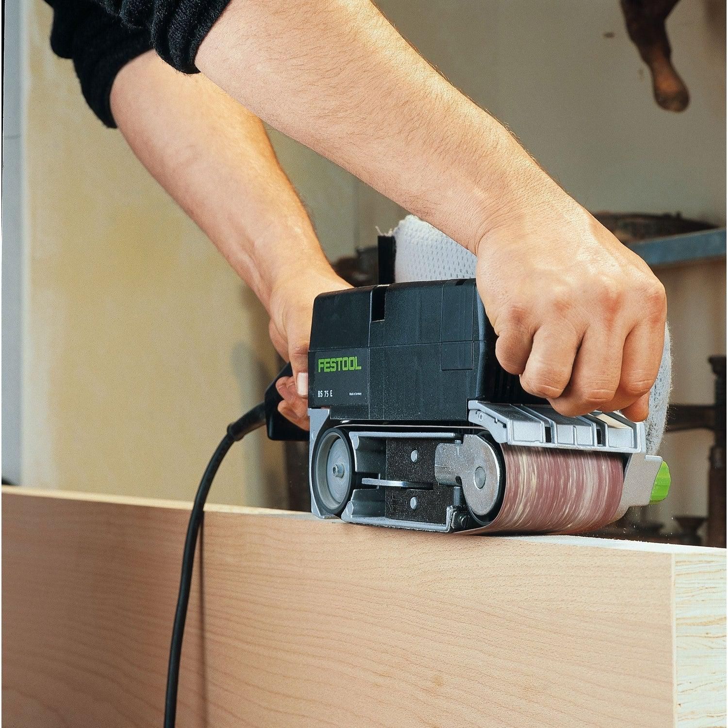 https://api.mastertools.nl/media/catalog/product/cache/4ac98b0d5e81b56bd000310ba88c60e0/f/e/festool-bandschuurmachine-bs-75-e-plus-576295-4014549354292-mastertools_nl-5.jpg