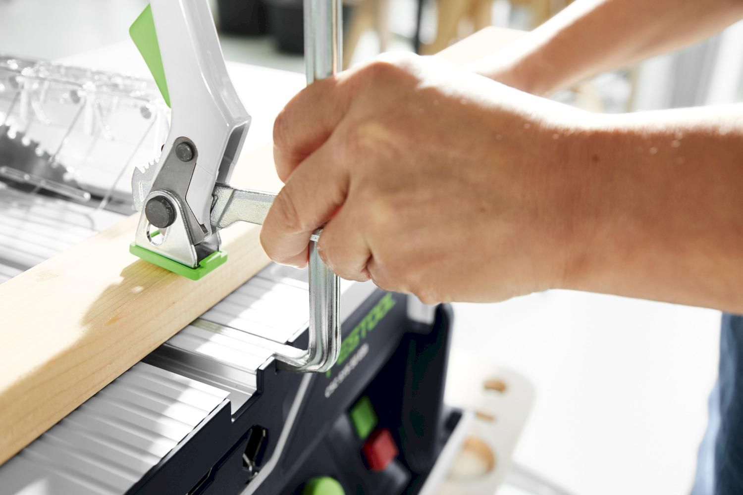 https://api.mastertools.nl/media/catalog/product/cache/4ac98b0d5e81b56bd000310ba88c60e0/f/e/festool-csc-sys-50-ebi-basic-set-accu-tafelcirkelzaag-2x18v-basic-body-met-onderstel-577371-4014549406212-mastertools_nl-10.jpg