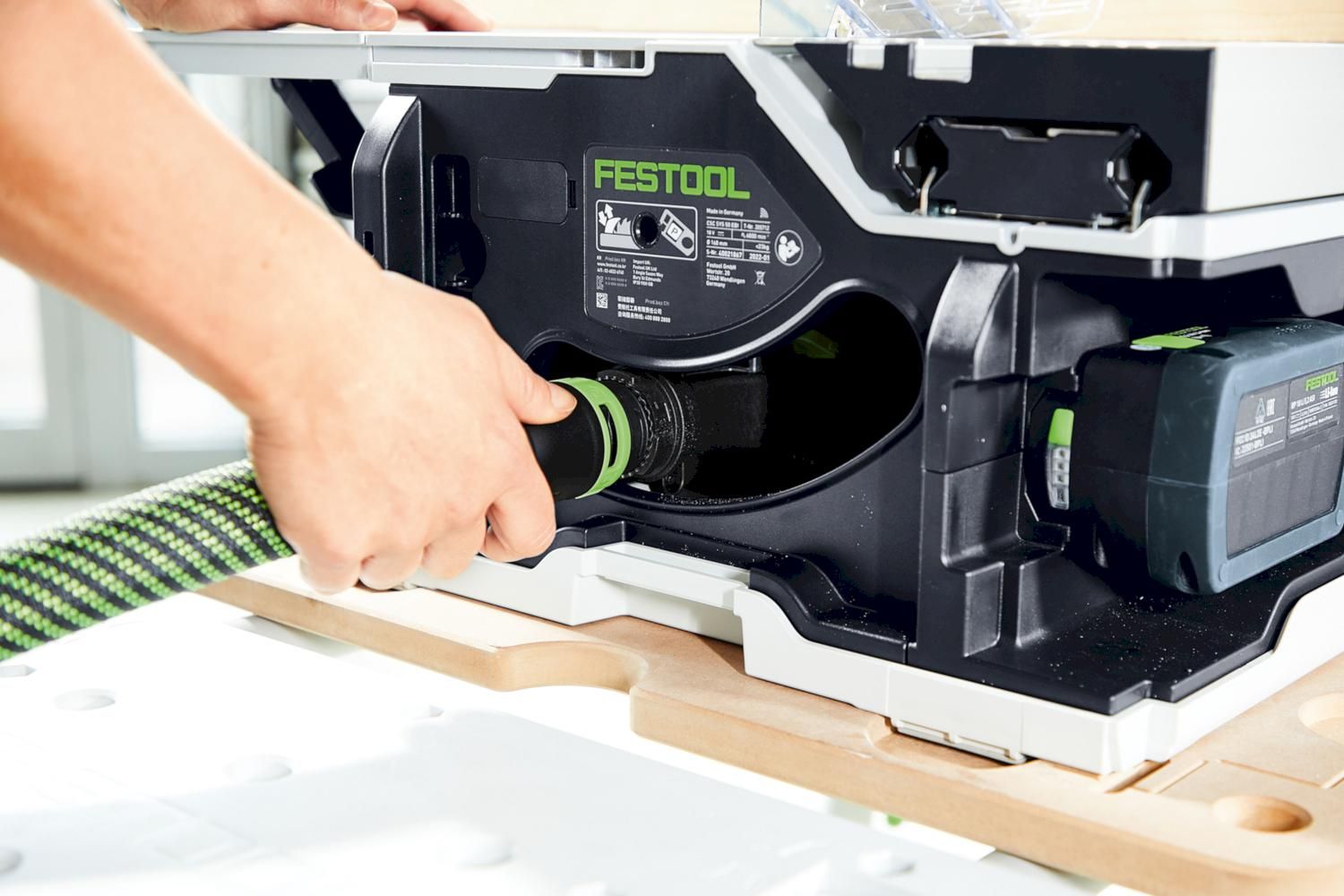 https://api.mastertools.nl/media/catalog/product/cache/4ac98b0d5e81b56bd000310ba88c60e0/f/e/festool-csc-sys-50-ebi-basic-set-accu-tafelcirkelzaag-2x18v-basic-body-met-onderstel-577371-4014549406212-mastertools_nl-11.jpg
