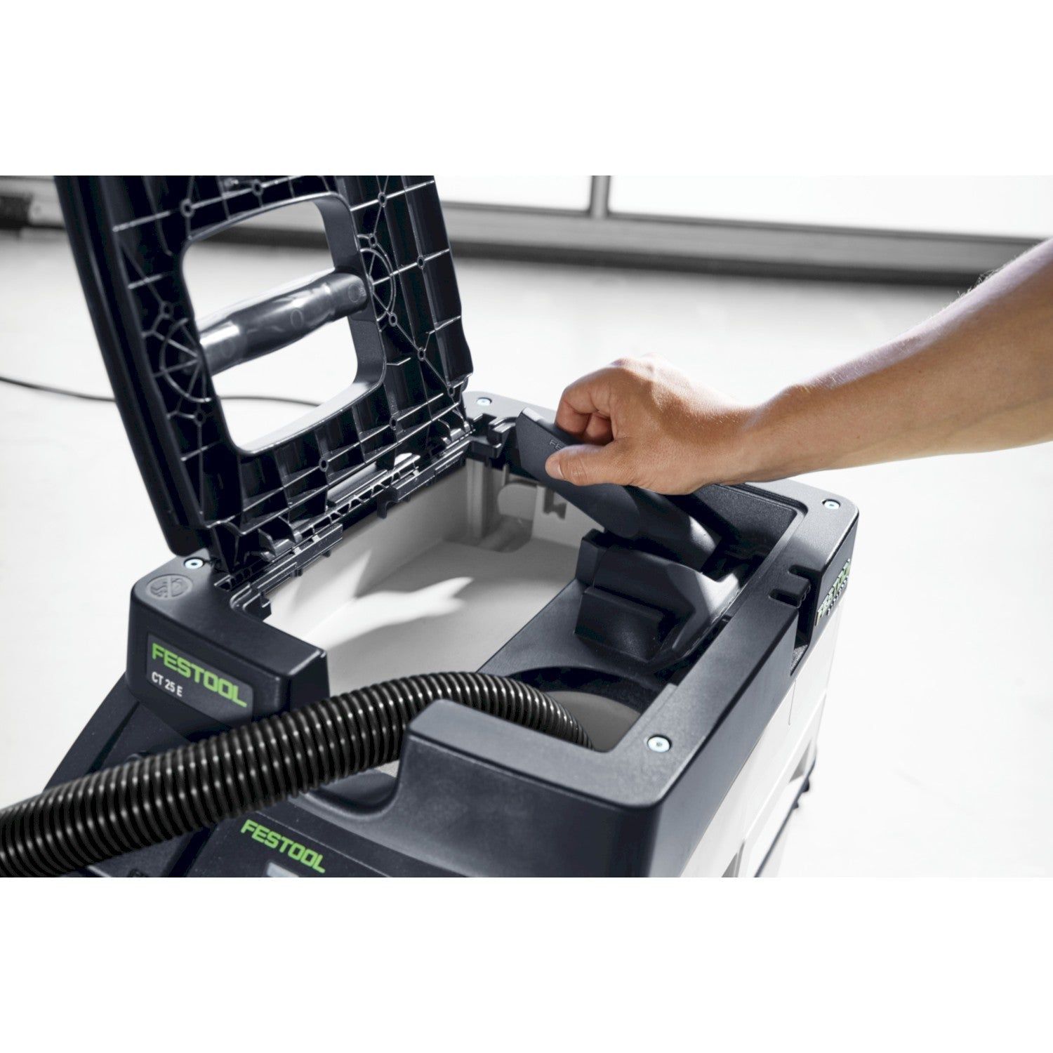 https://api.mastertools.nl/media/catalog/product/cache/4ac98b0d5e81b56bd000310ba88c60e0/f/e/festool-ct-25-e-cleantec-stofzuiger-577498-4014549412985-mastertools_nl-7.jpg