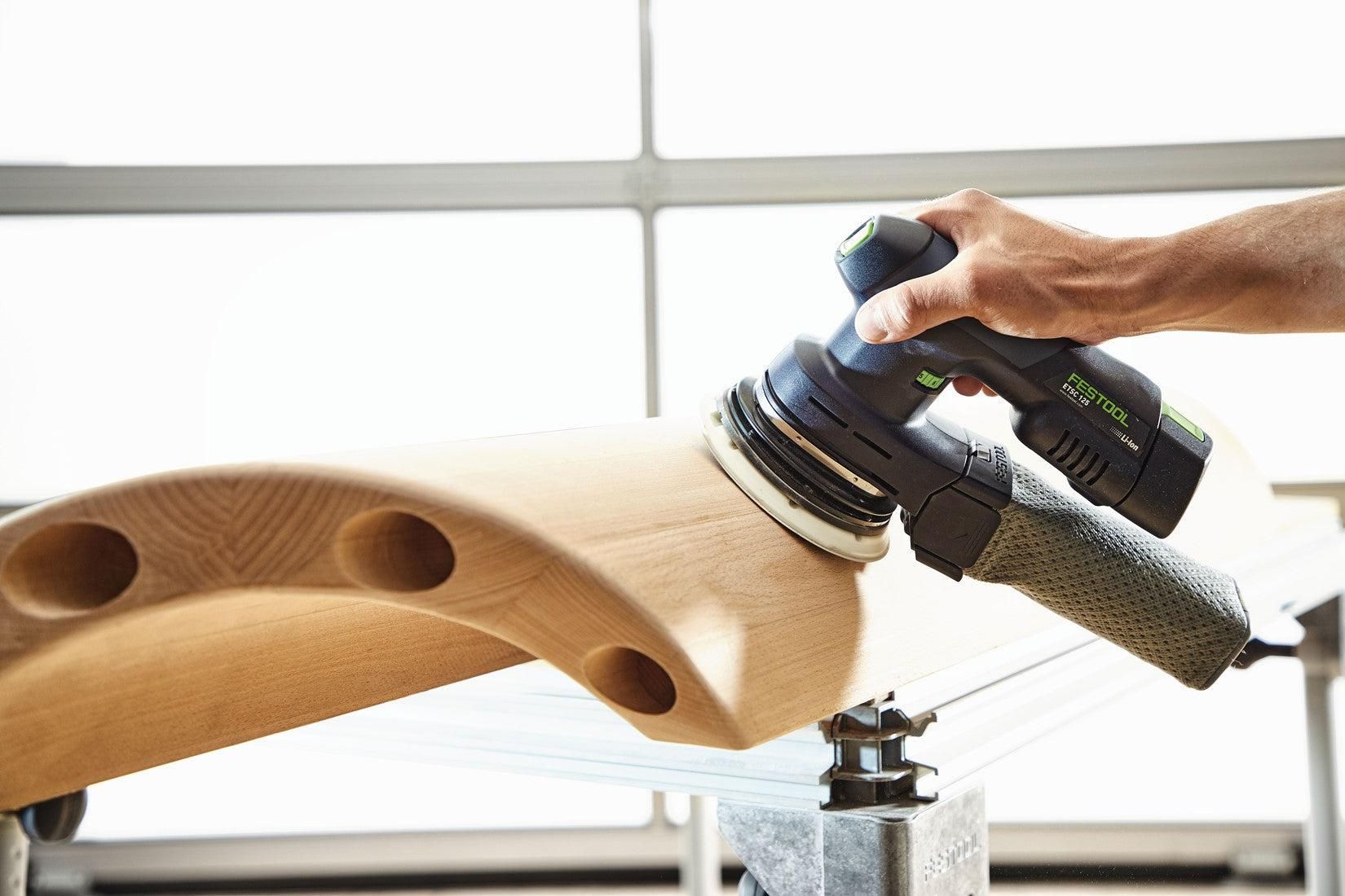 https://api.mastertools.nl/media/catalog/product/cache/4ac98b0d5e81b56bd000310ba88c60e0/f/e/festool-etsc-125-basic-accu-excenterschuurmachine-576370-4014549355398-mastertools_nl-3.jpg