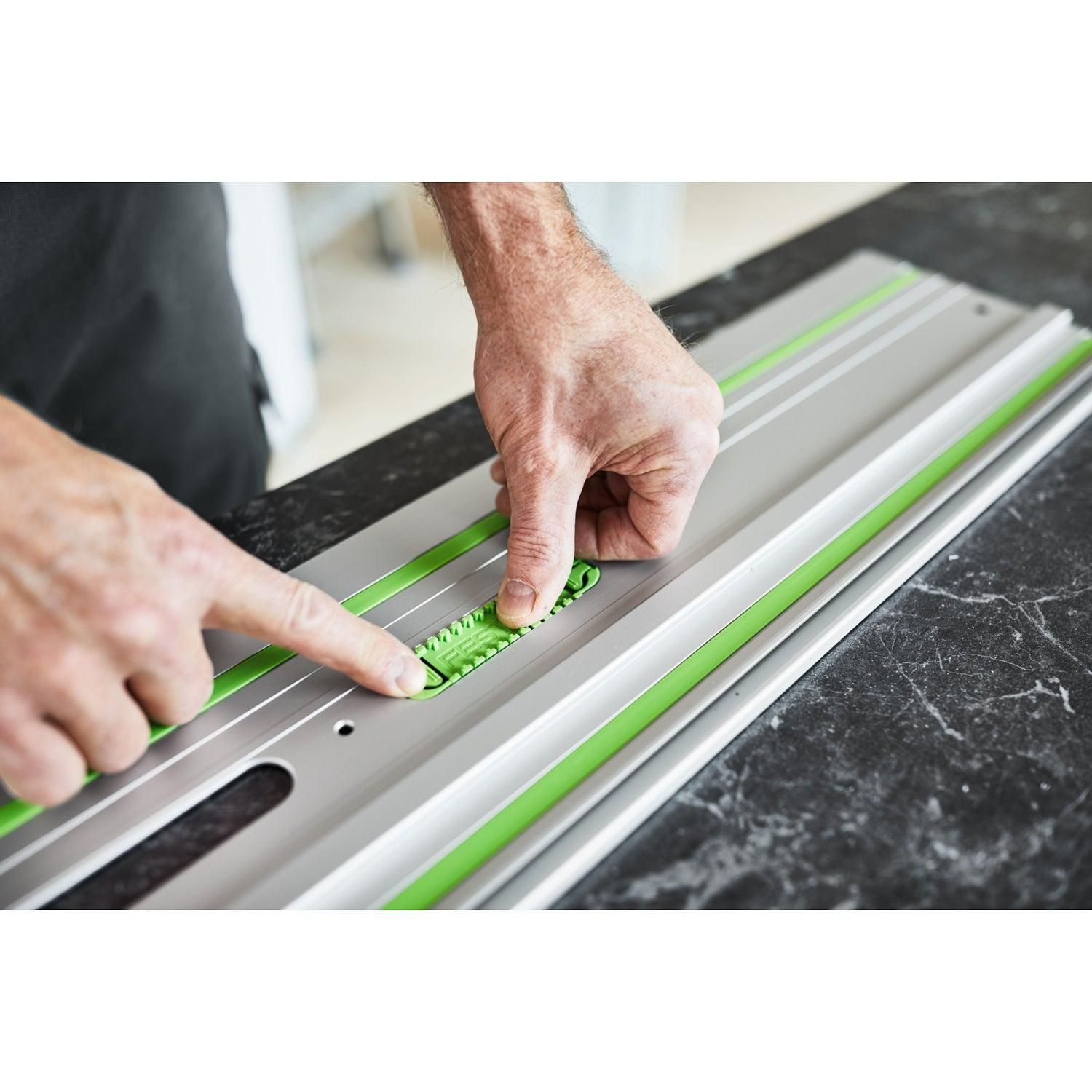 https://api.mastertools.nl/media/catalog/product/cache/4ac98b0d5e81b56bd000310ba88c60e0/f/e/festool-fs-14002-kp-set-geleiderail-577932-4014549431962-mastertools_nl-5.jpg