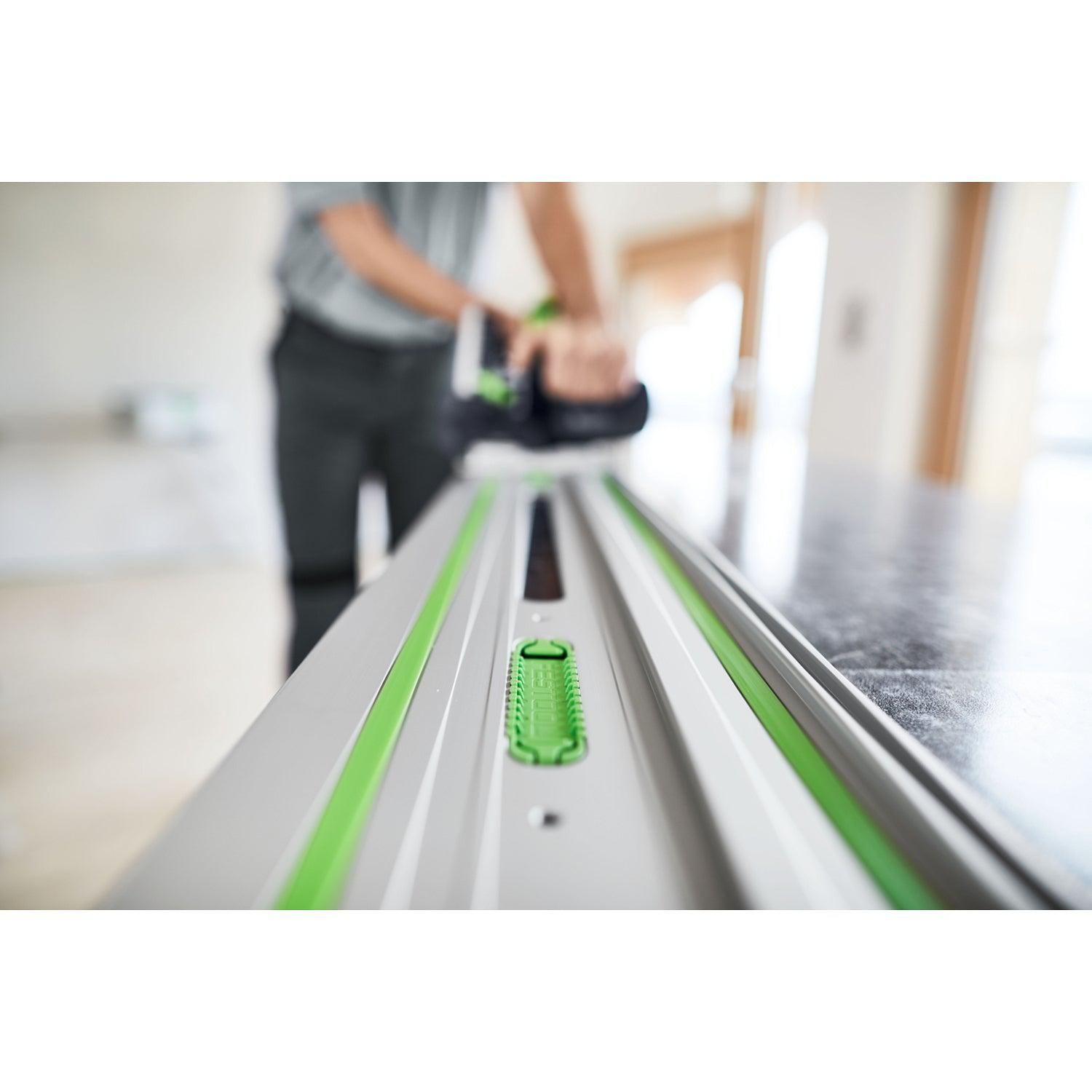 https://api.mastertools.nl/media/catalog/product/cache/4ac98b0d5e81b56bd000310ba88c60e0/f/e/festool-fs-14002-kp-set-geleiderail-577932-4014549431962-mastertools_nl-6.jpg