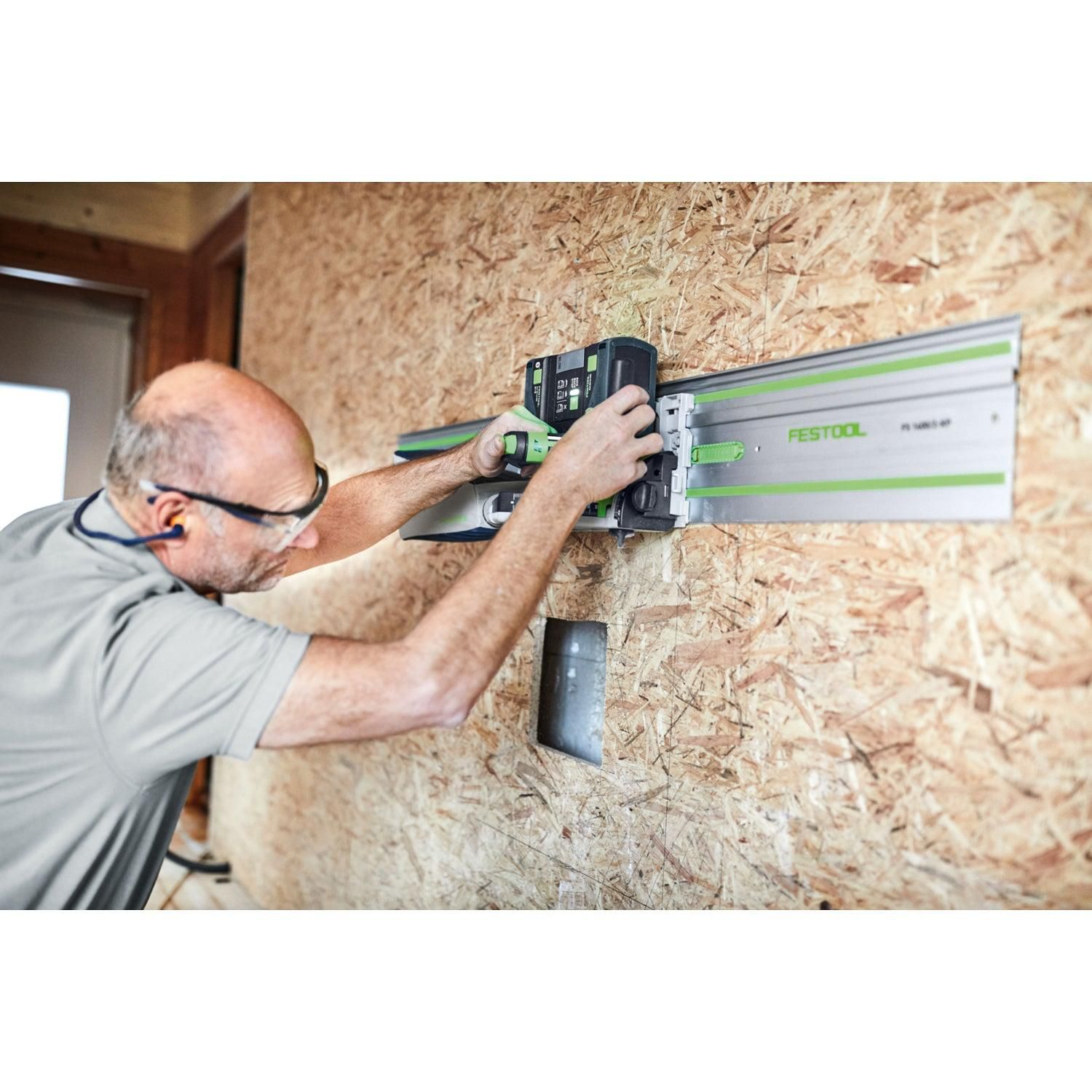 https://api.mastertools.nl/media/catalog/product/cache/4ac98b0d5e81b56bd000310ba88c60e0/f/e/festool-fs-14002-kp-set-geleiderail-577932-4014549431962-mastertools_nl-8.jpg