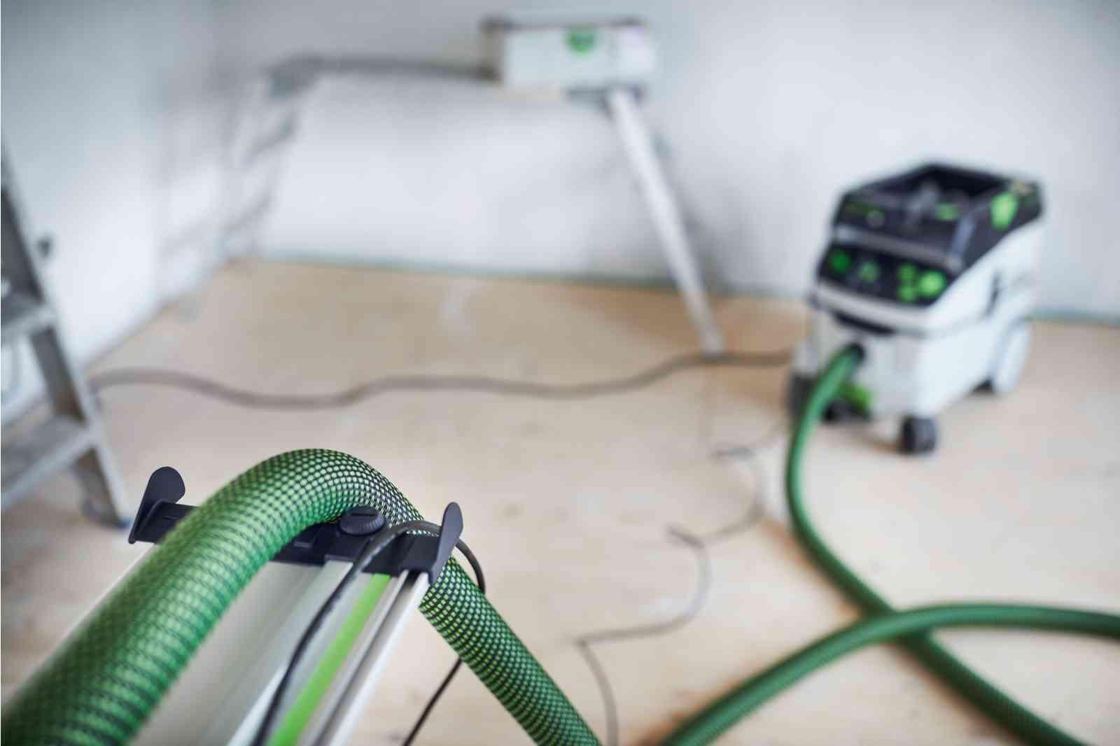 https://api.mastertools.nl/media/catalog/product/cache/4ac98b0d5e81b56bd000310ba88c60e0/f/e/festool-fs2-aw-slangbeschermer-204787-4014549344040-mastertools_nl-4.jpg