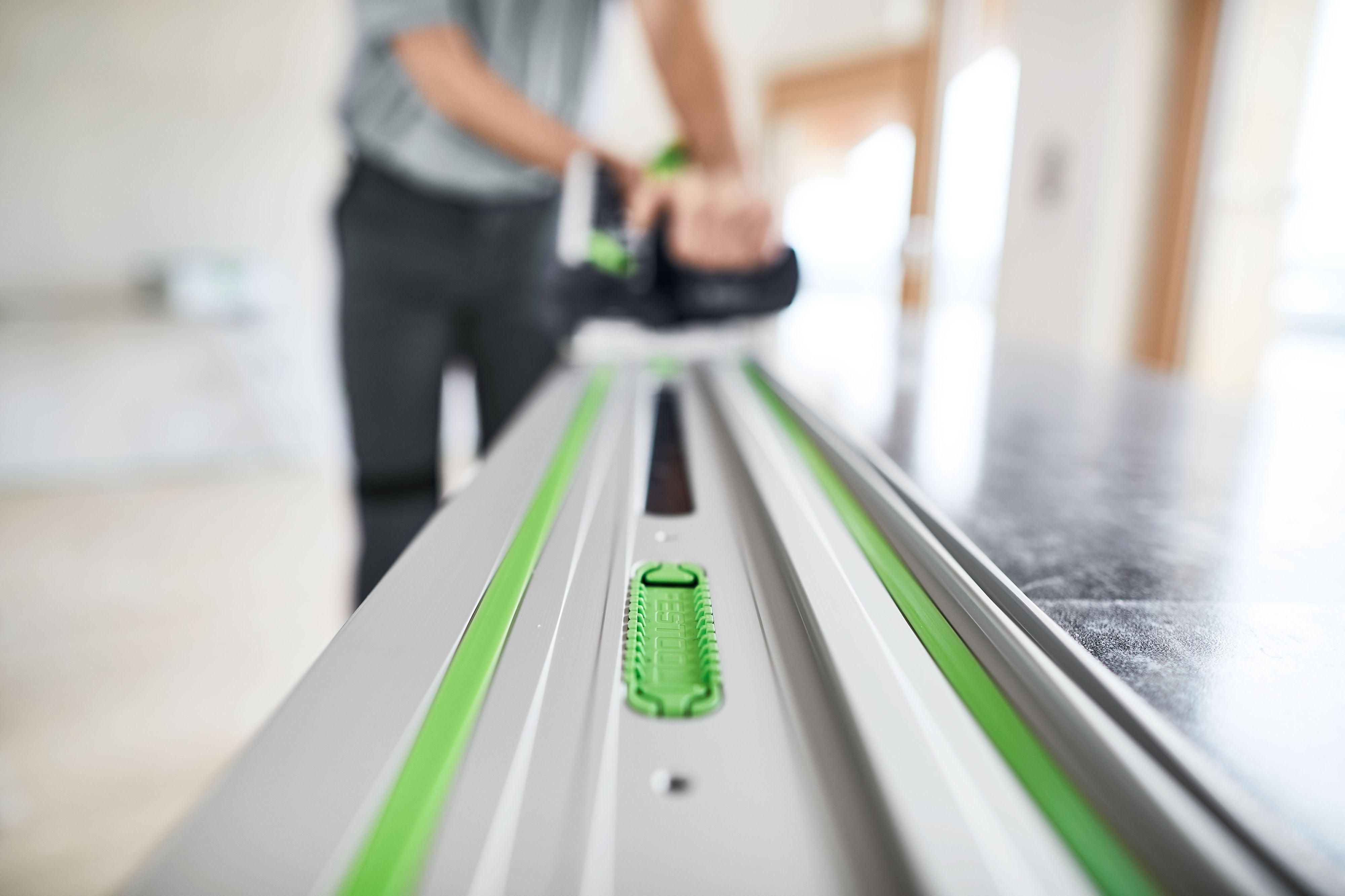https://api.mastertools.nl/media/catalog/product/cache/4ac98b0d5e81b56bd000310ba88c60e0/f/e/festool-geleiderail-fs-14002-kp-577043-4014549391778-mastertools_nl-3.jpg