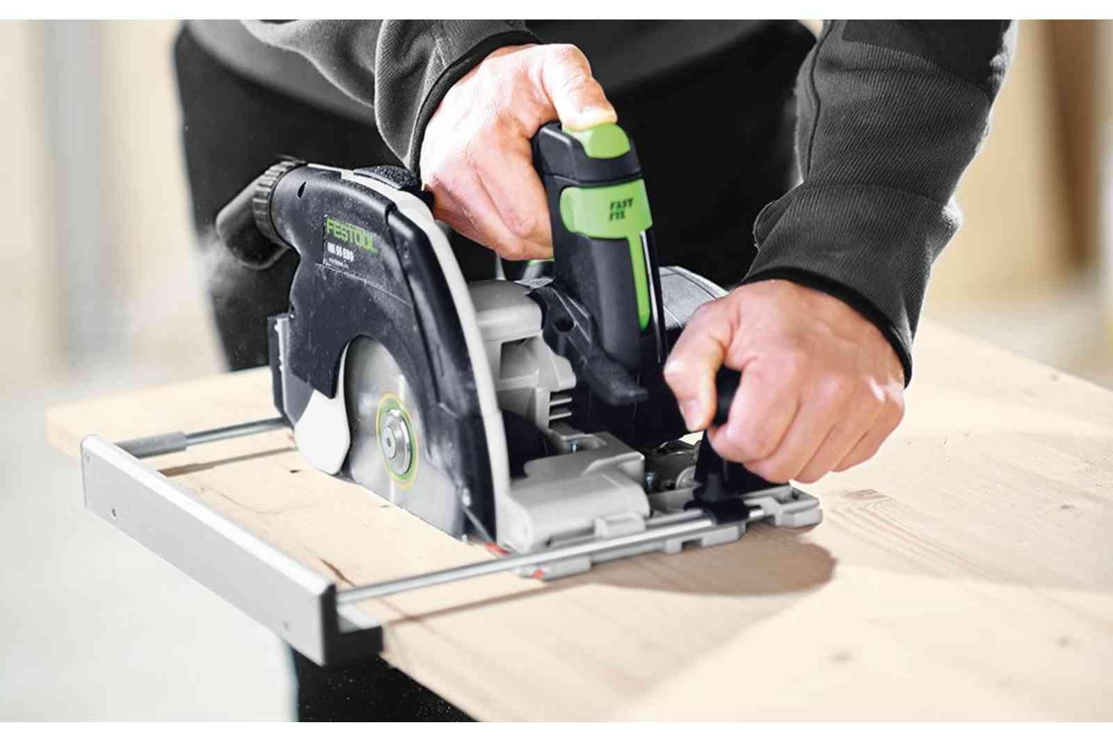 https://api.mastertools.nl/media/catalog/product/cache/4ac98b0d5e81b56bd000310ba88c60e0/f/e/festool-handcirkelzaag-hk-55-ebq-plus-fs-576126-4014549359174-mastertools_nl-11.jpg