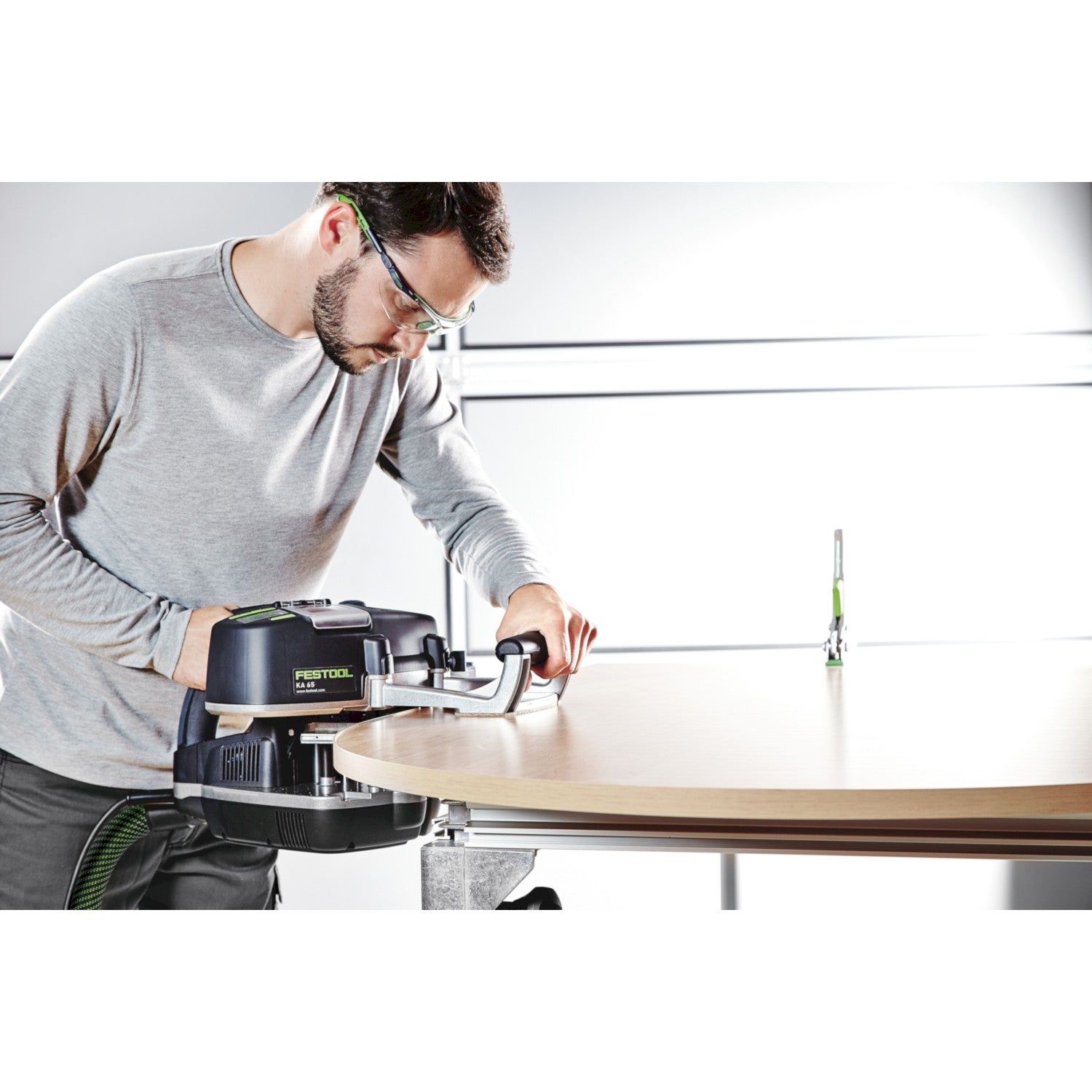 https://api.mastertools.nl/media/catalog/product/cache/4ac98b0d5e81b56bd000310ba88c60e0/f/e/festool-ka-65-plus-kantenlijmer-in-systainer-577836-4014549428818-mastertools_nl-7.jpg