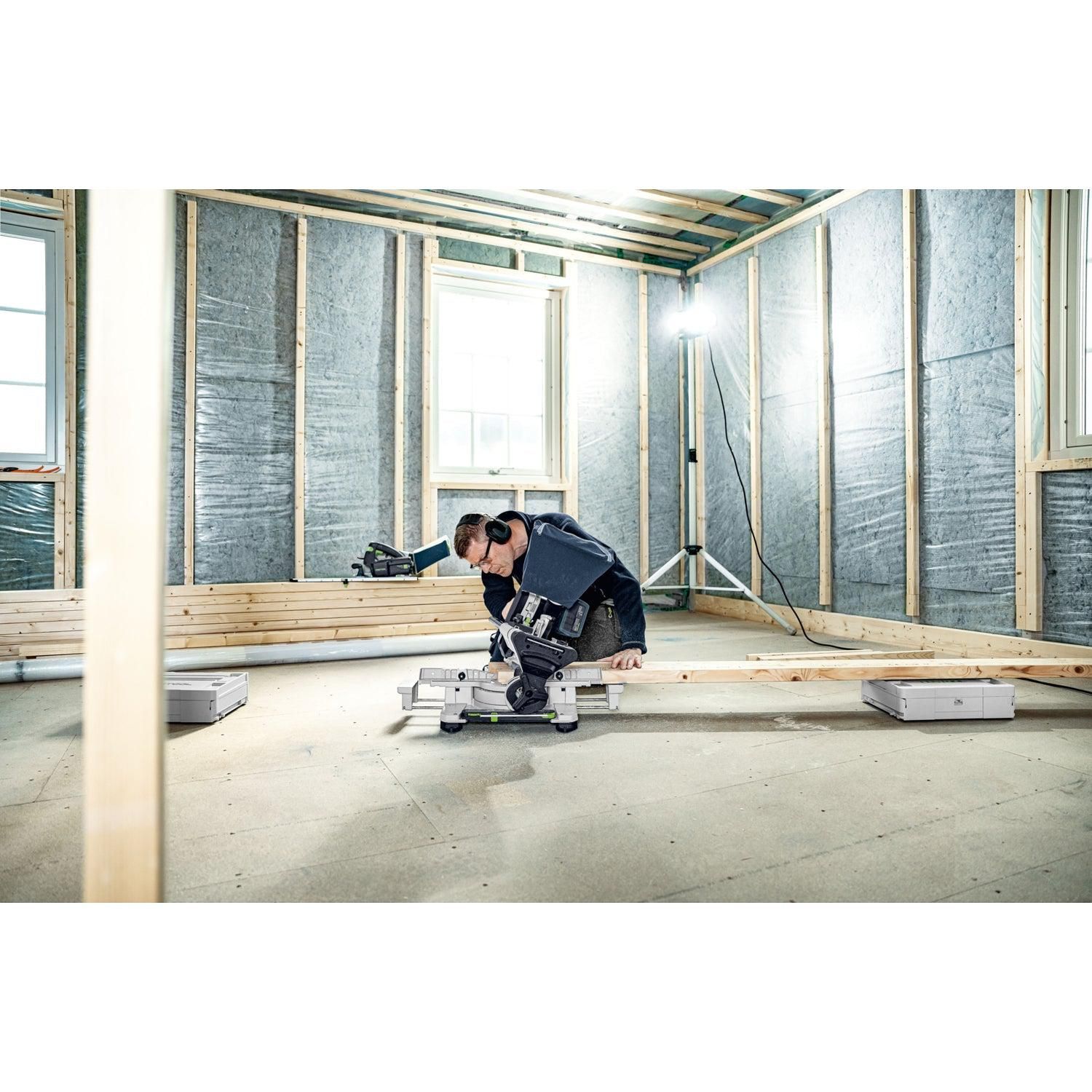 https://api.mastertools.nl/media/catalog/product/cache/4ac98b0d5e81b56bd000310ba88c60e0/f/e/festool-ksc-60-eb-basic-kapex-accu-afkortzaag-18v-577775-4014549420164-mastertools_nl-18.jpg