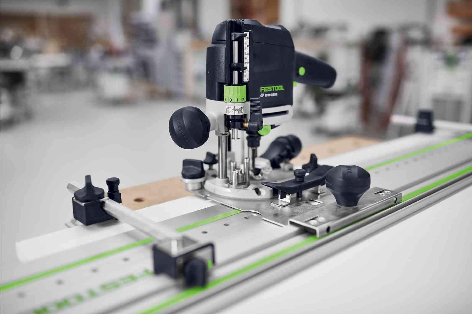 https://api.mastertools.nl/media/catalog/product/cache/4ac98b0d5e81b56bd000310ba88c60e0/f/e/festool-lengteaanslag-la-lr-32-fs-4014549135273-mastertools_nl-3.jpg
