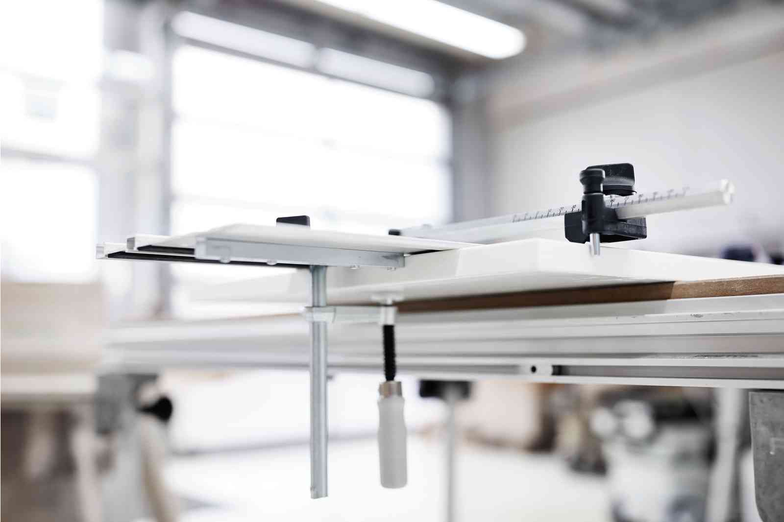 https://api.mastertools.nl/media/catalog/product/cache/4ac98b0d5e81b56bd000310ba88c60e0/f/e/festool-lengteaanslag-la-lr-32-fs-4014549135273-mastertools_nl-4.jpg