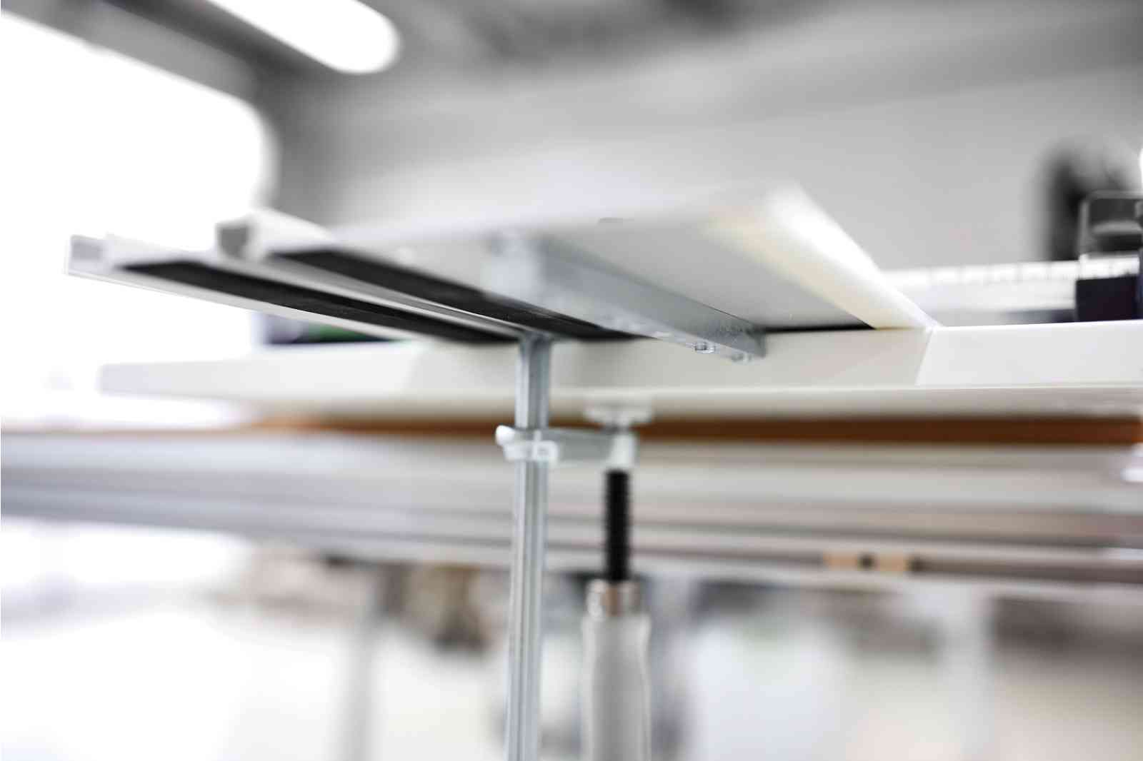 https://api.mastertools.nl/media/catalog/product/cache/4ac98b0d5e81b56bd000310ba88c60e0/f/e/festool-lengteaanslag-la-lr-32-fs-4014549135273-mastertools_nl-5.jpg