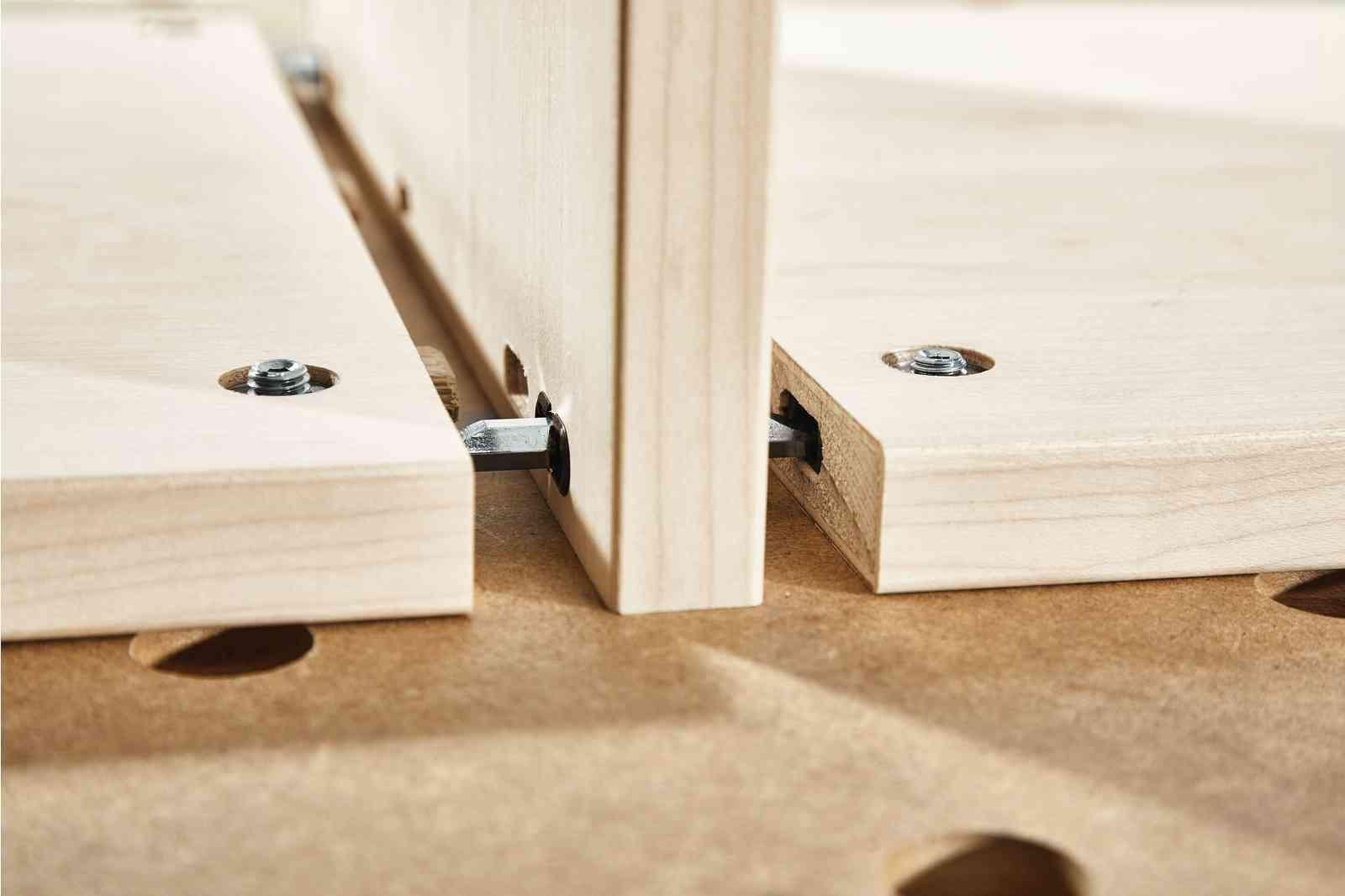 https://api.mastertools.nl/media/catalog/product/cache/4ac98b0d5e81b56bd000310ba88c60e0/f/e/festool-middenverbinder-msv-d825-203167-4014549302743-mastertools_nl-4.jpg