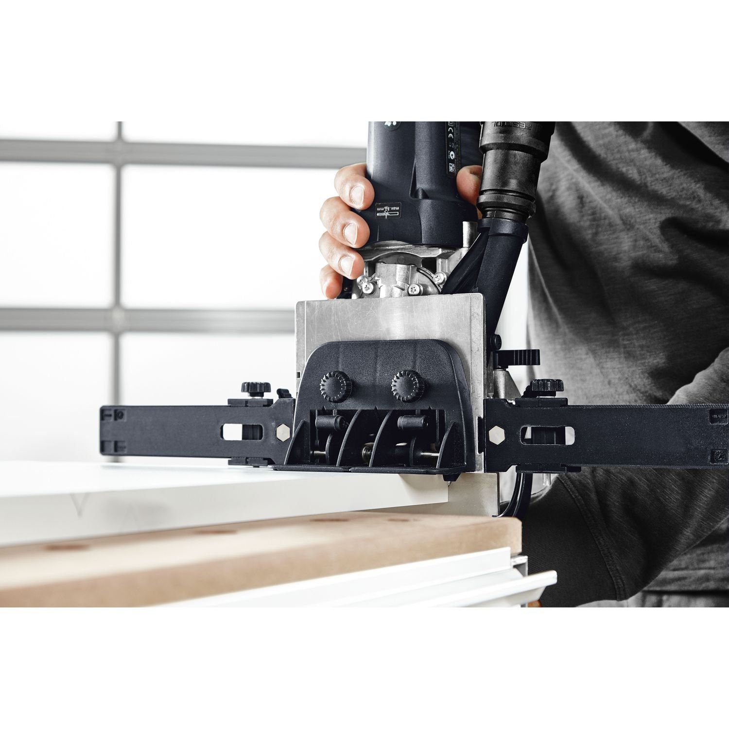 https://api.mastertools.nl/media/catalog/product/cache/4ac98b0d5e81b56bd000310ba88c60e0/f/e/festool-qa-df-500700-dwarsaanslag-498590-4014549169070-mastertools_nl-3.jpg