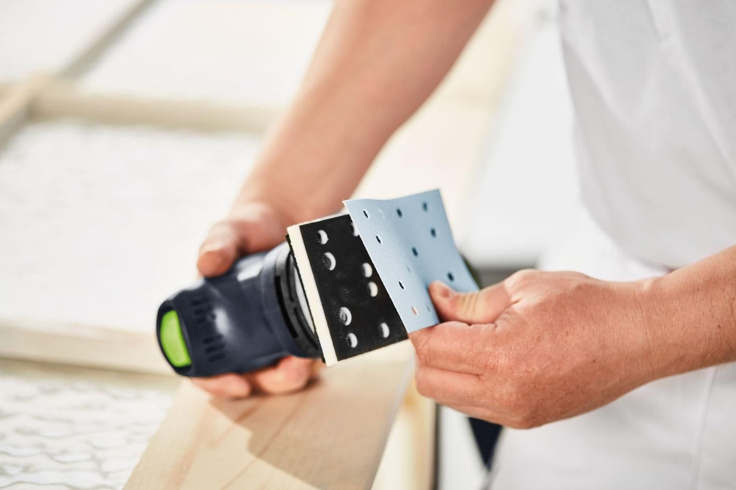 https://api.mastertools.nl/media/catalog/product/cache/4ac98b0d5e81b56bd000310ba88c60e0/f/e/festool-rts-400-req-vlakschuurmachine-201224-4014549255261-mastertools_nl-8.jpg