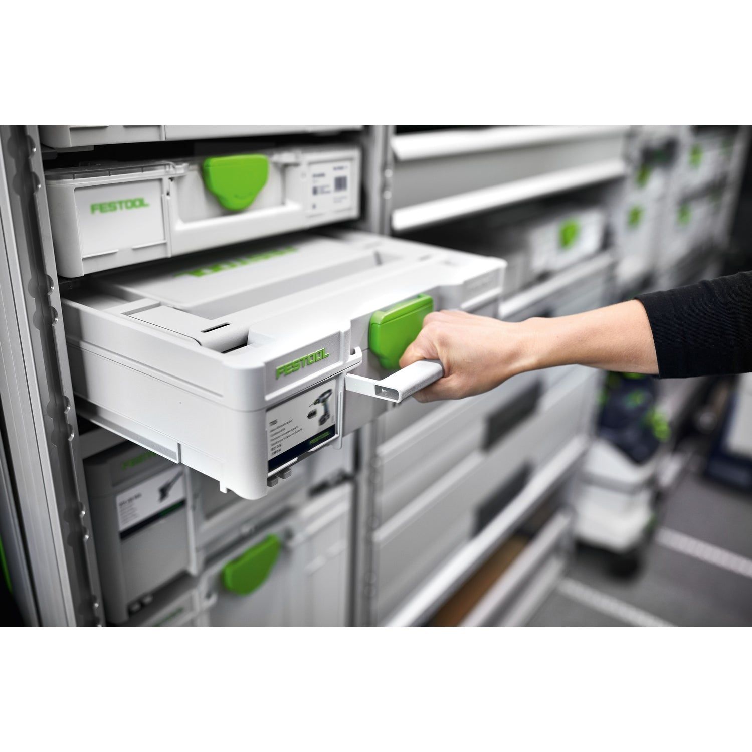 https://api.mastertools.nl/media/catalog/product/cache/4ac98b0d5e81b56bd000310ba88c60e0/f/e/festool-systainer3-df-sys3-df-m-137-577346-4014549406045-mastertools_nl-8.jpg