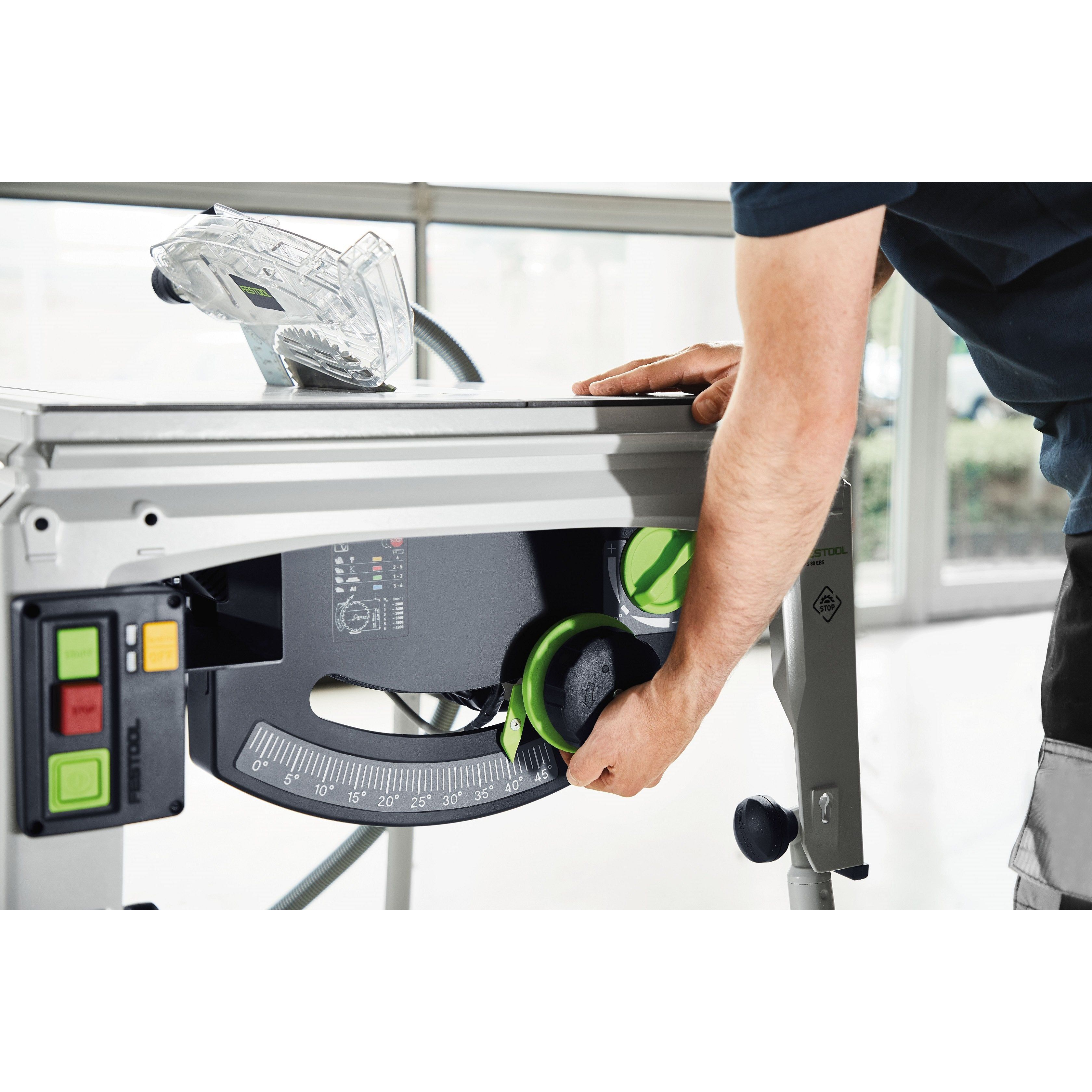 https://api.mastertools.nl/media/catalog/product/cache/4ac98b0d5e81b56bd000310ba88c60e0/f/e/festool-tks-80-ebs-zaagtafel-575781-4014549342824-mastertools_nl-5.jpg