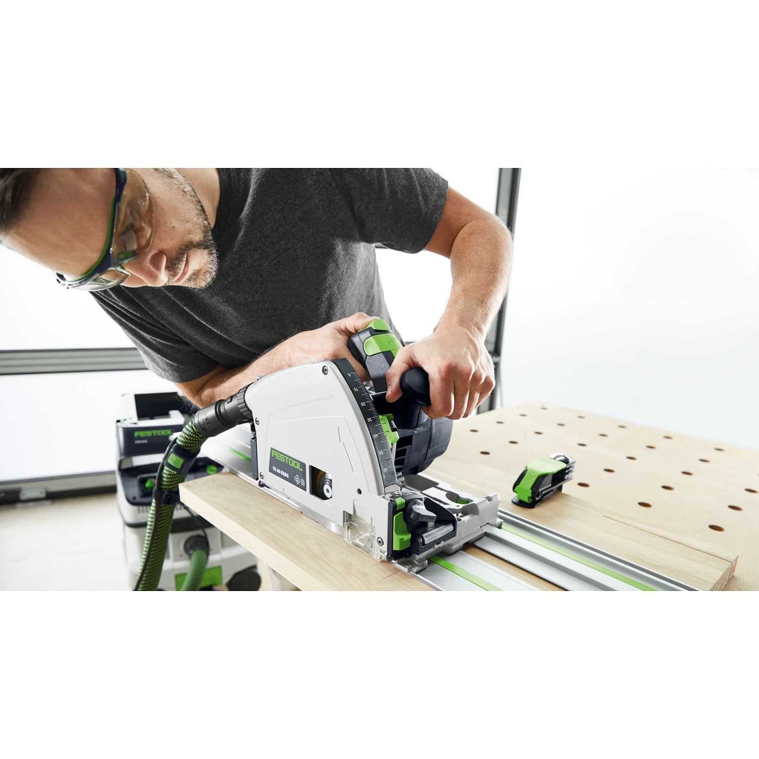 https://api.mastertools.nl/media/catalog/product/cache/4ac98b0d5e81b56bd000310ba88c60e0/f/e/festool-ts-60-k-plus-master-edition-invalcirkelzaag-in-systainer-577847-4014549429969-mastertools_nl-7.jpg